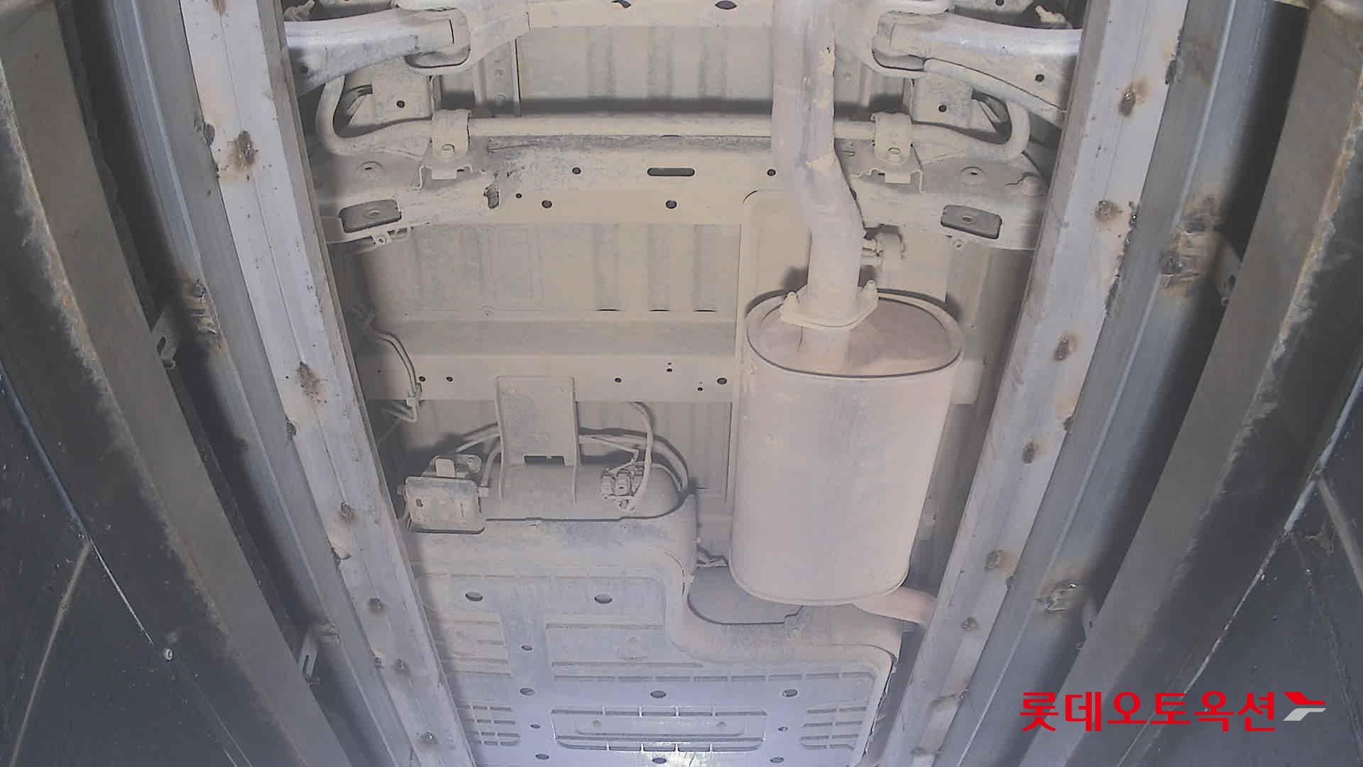 هيونداي Staria 2023 — صورة 27