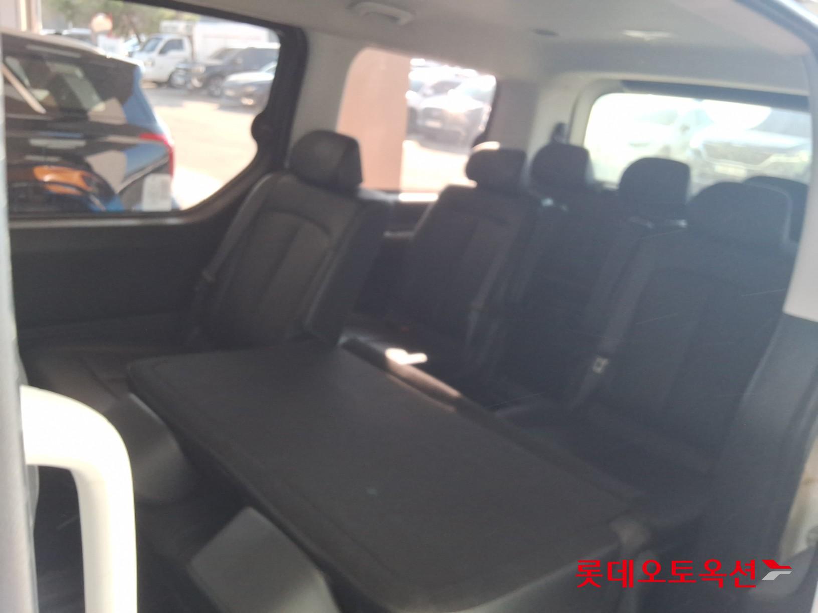هيونداي Staria 2023 — صورة 36