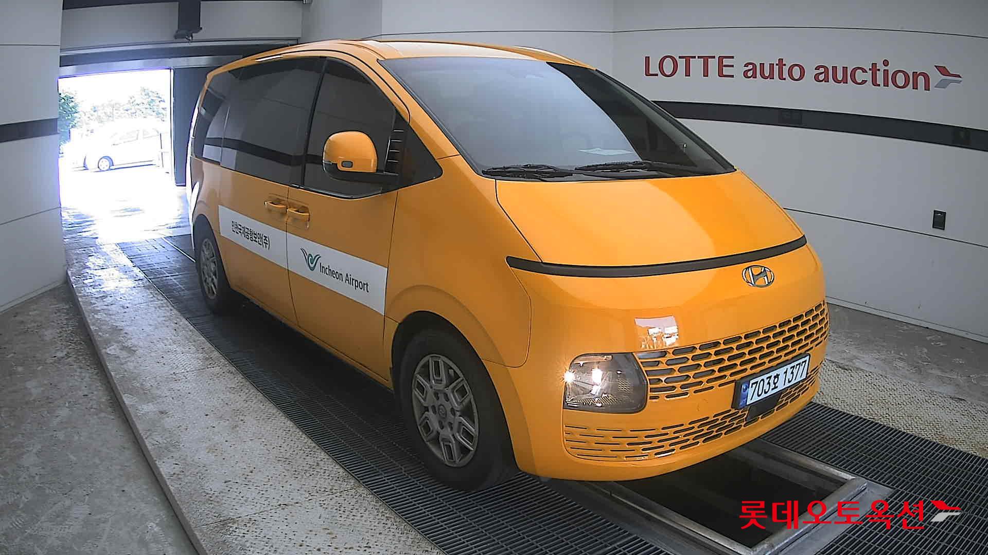 هيونداي Staria 2023 — صورة 19