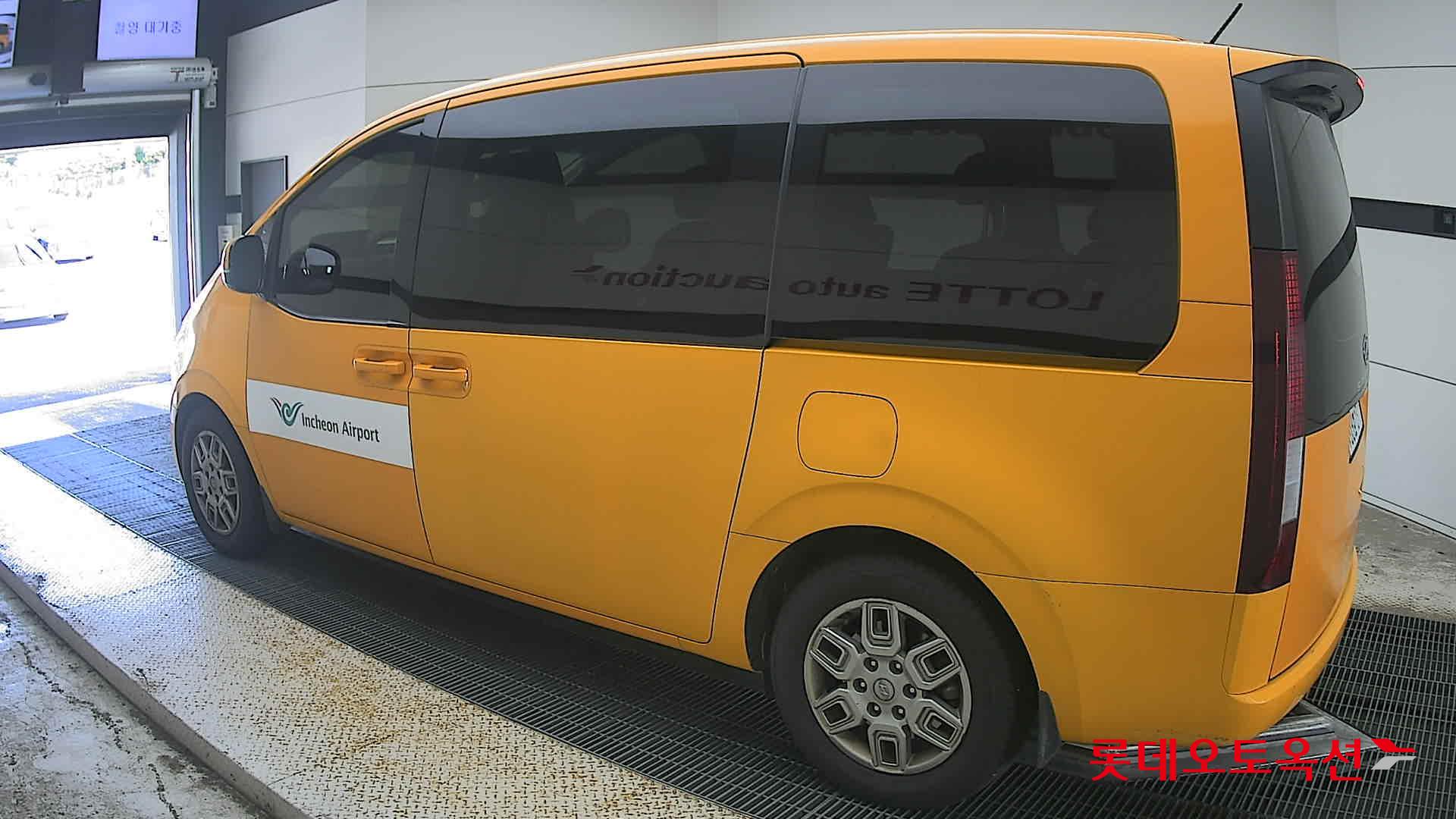 هيونداي Staria 2023 — صورة 8