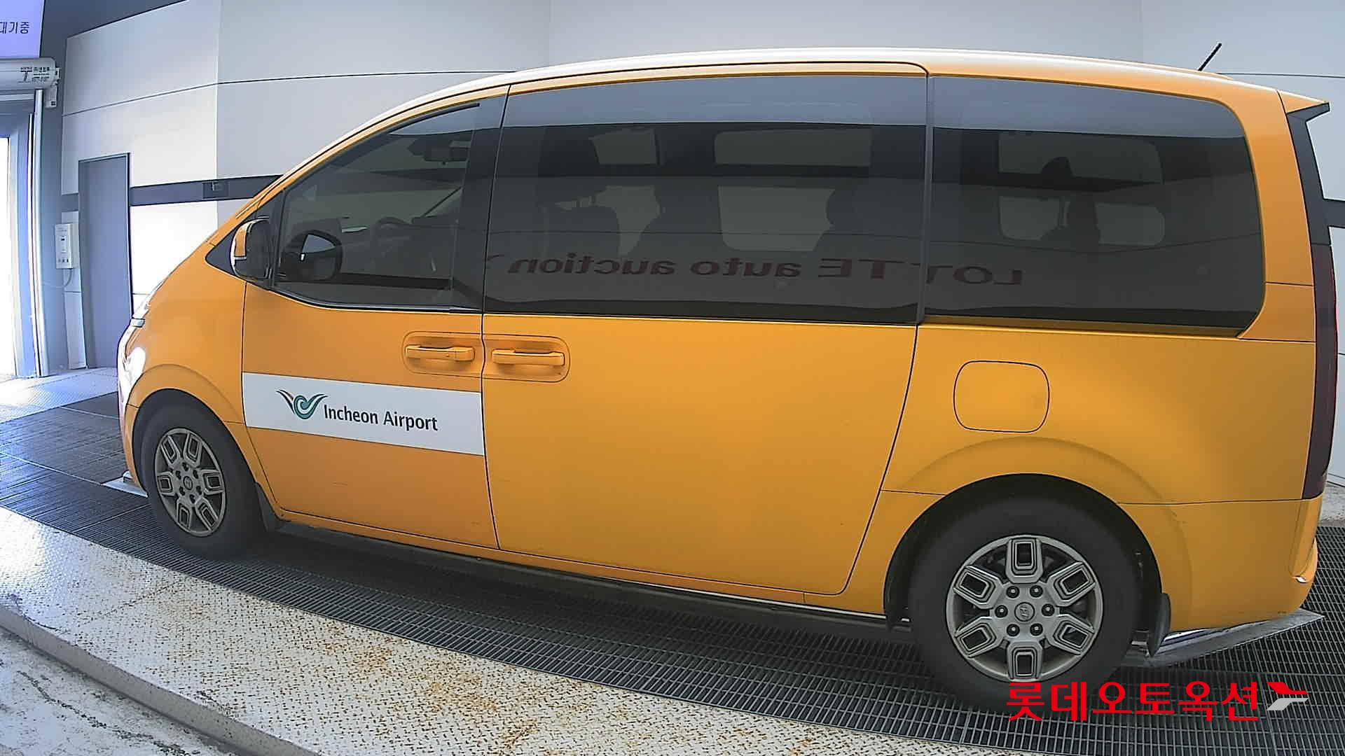 هيونداي Staria 2023 — صورة 7