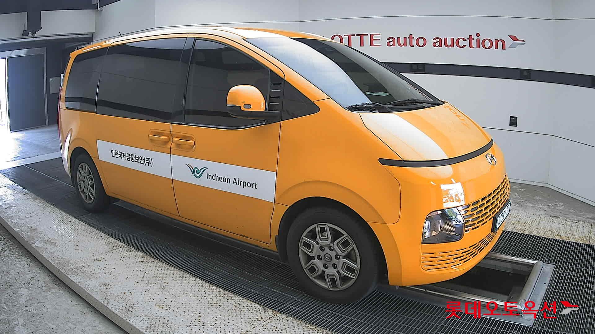 هيونداي Staria 2023 — صورة 18