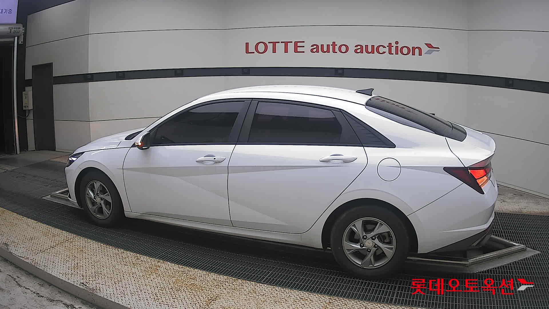 2021 - hyundai avante