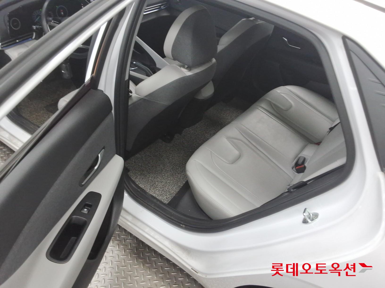 2021 - hyundai avante
