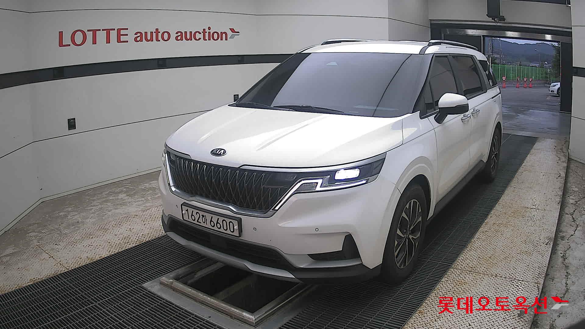 2021 - kia carnival