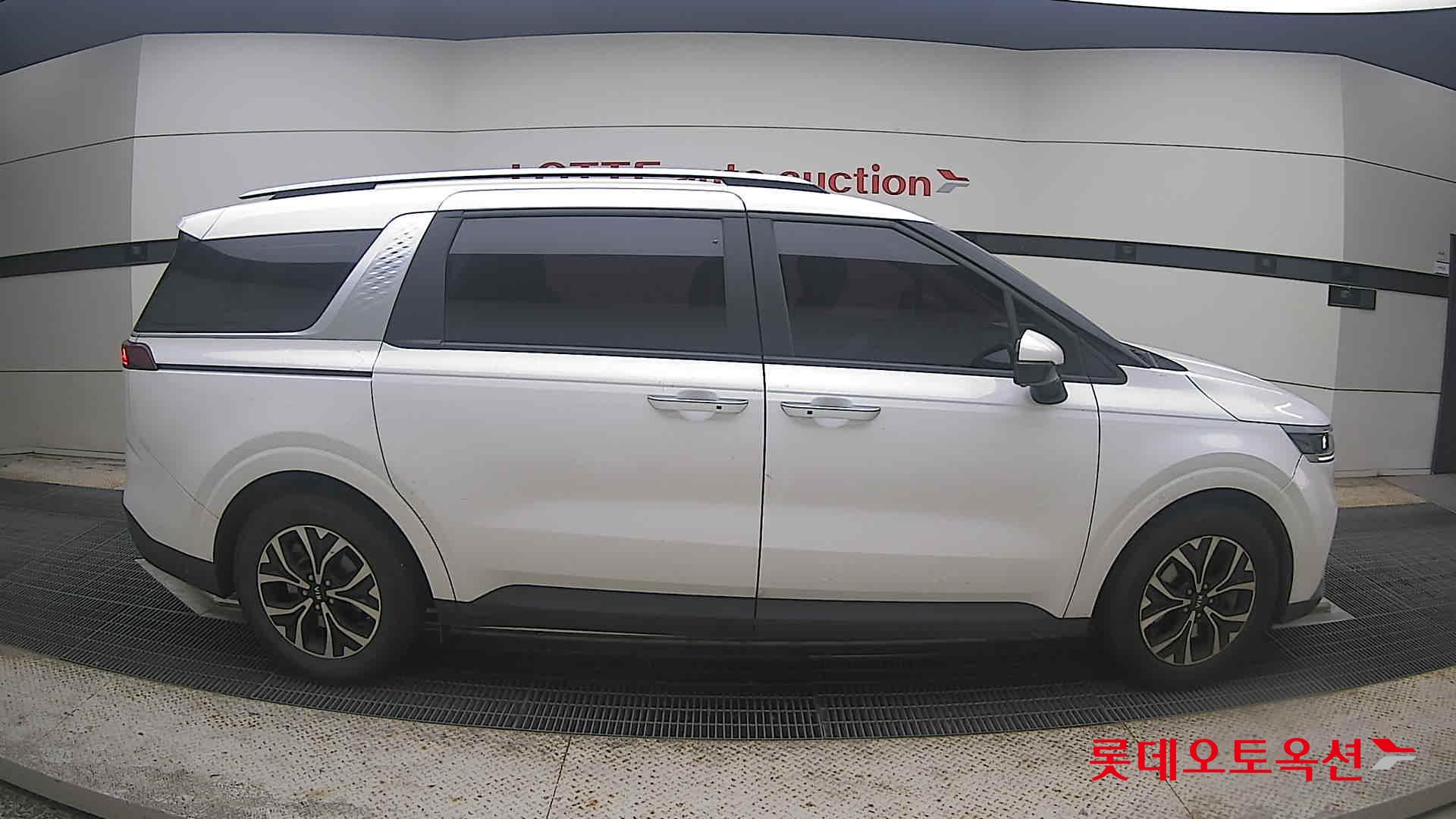2021 - kia carnival