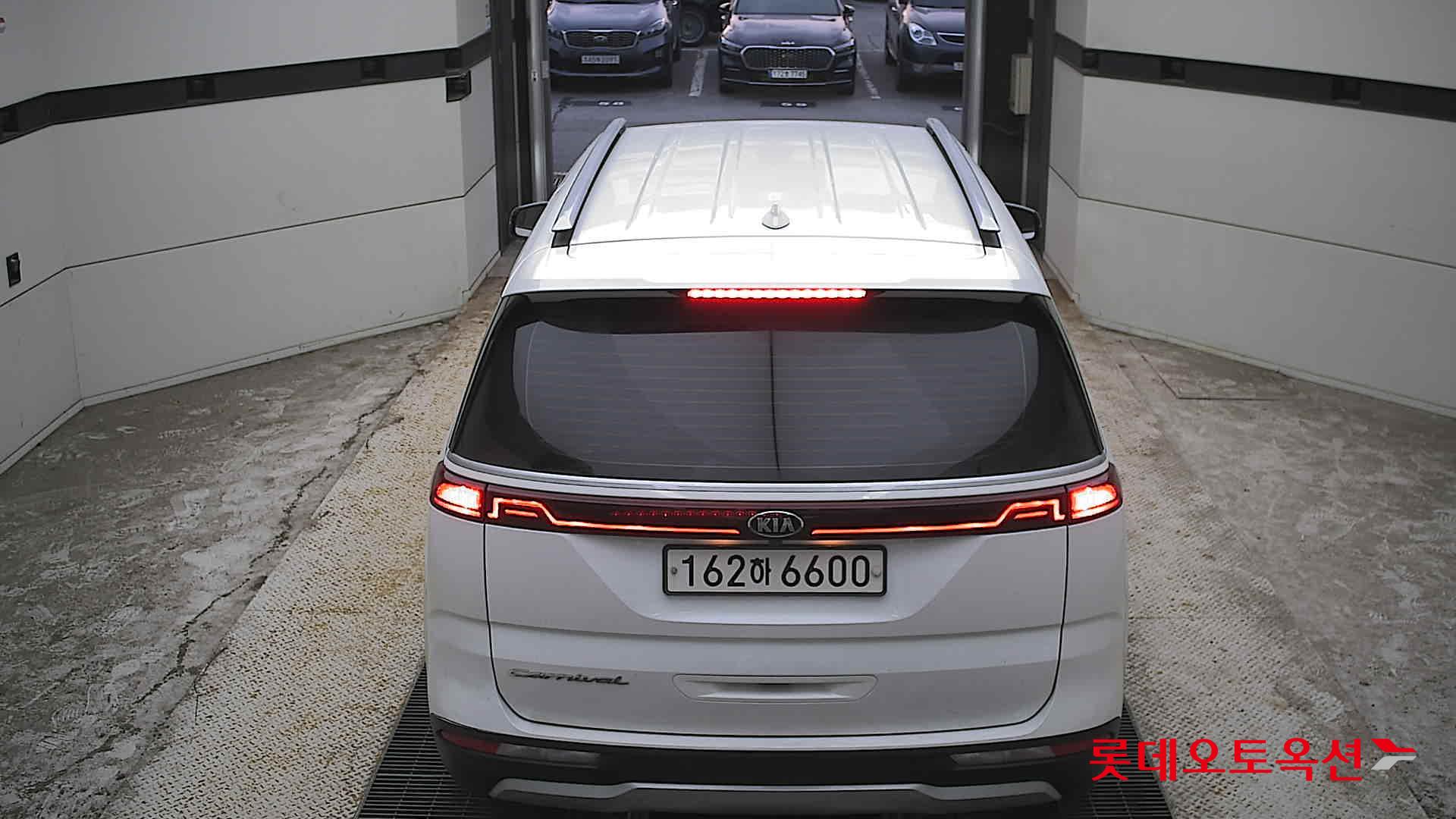 2021 - kia carnival