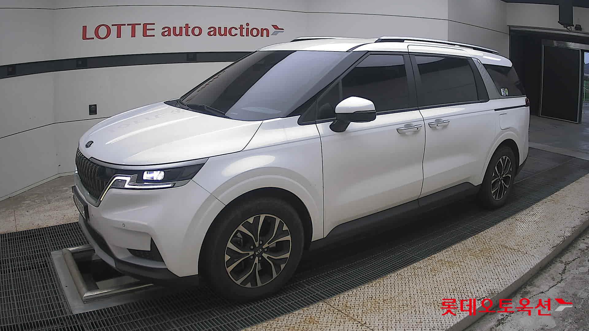 2021 - kia carnival