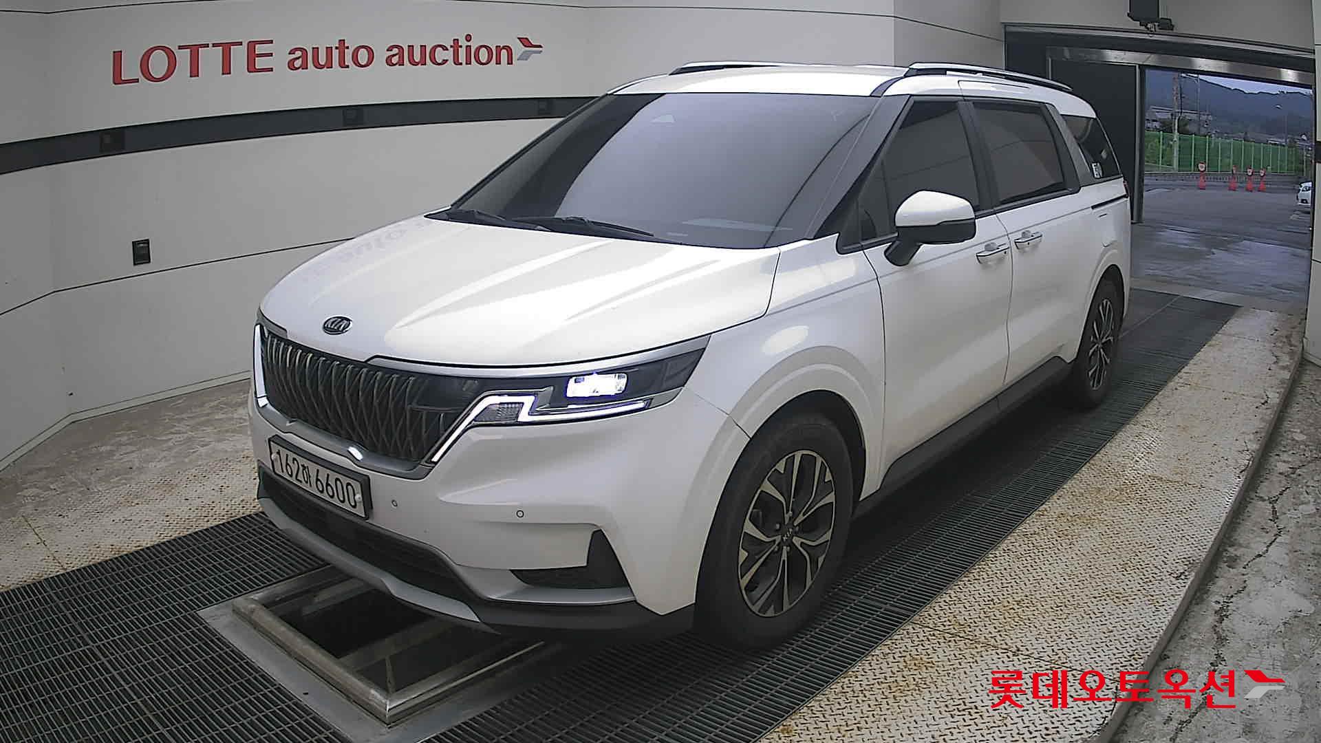 2021 - kia carnival