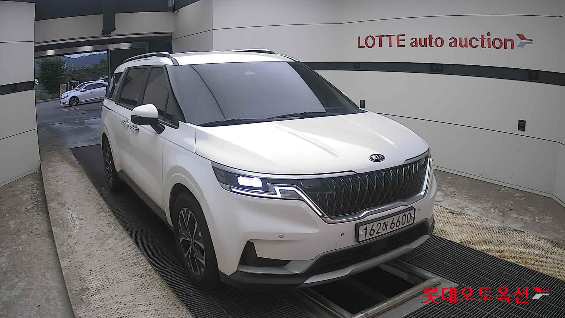 2021 - kia carnival