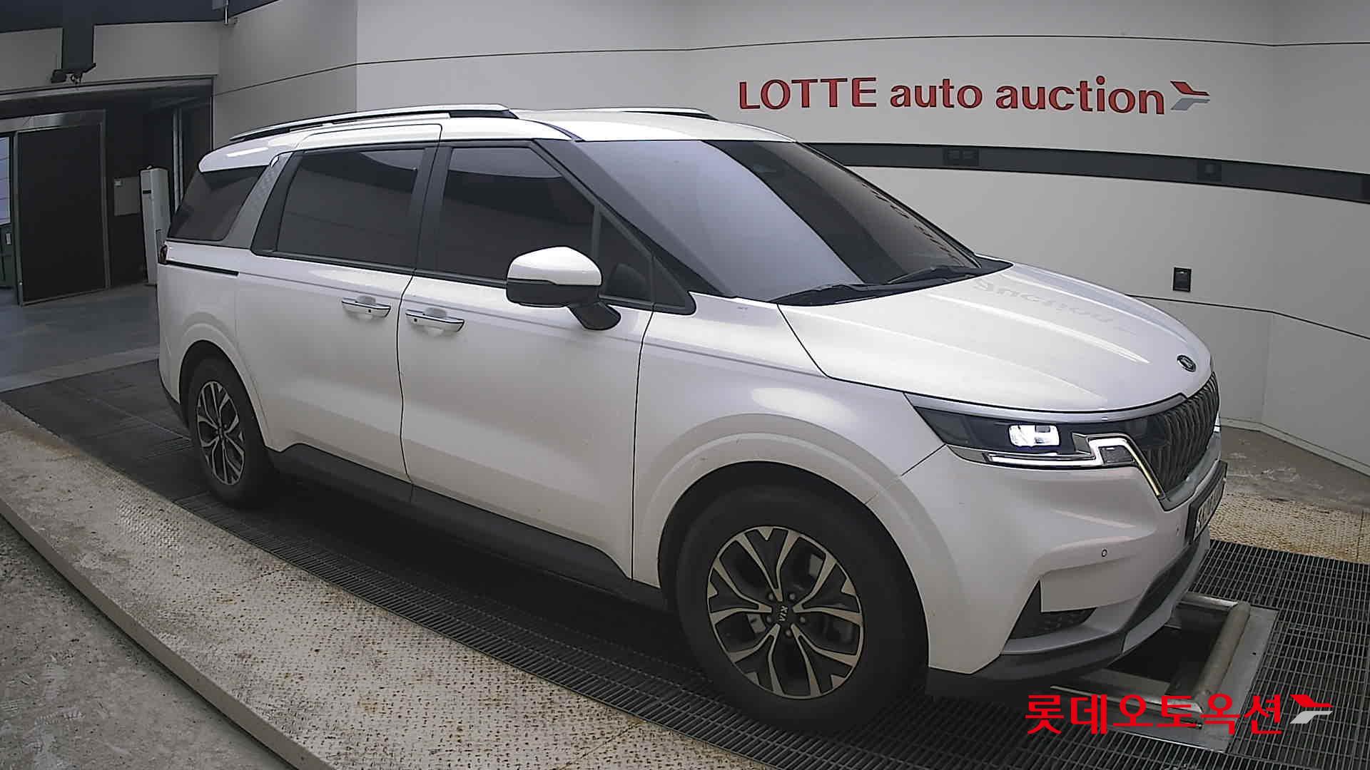 2021 - kia carnival