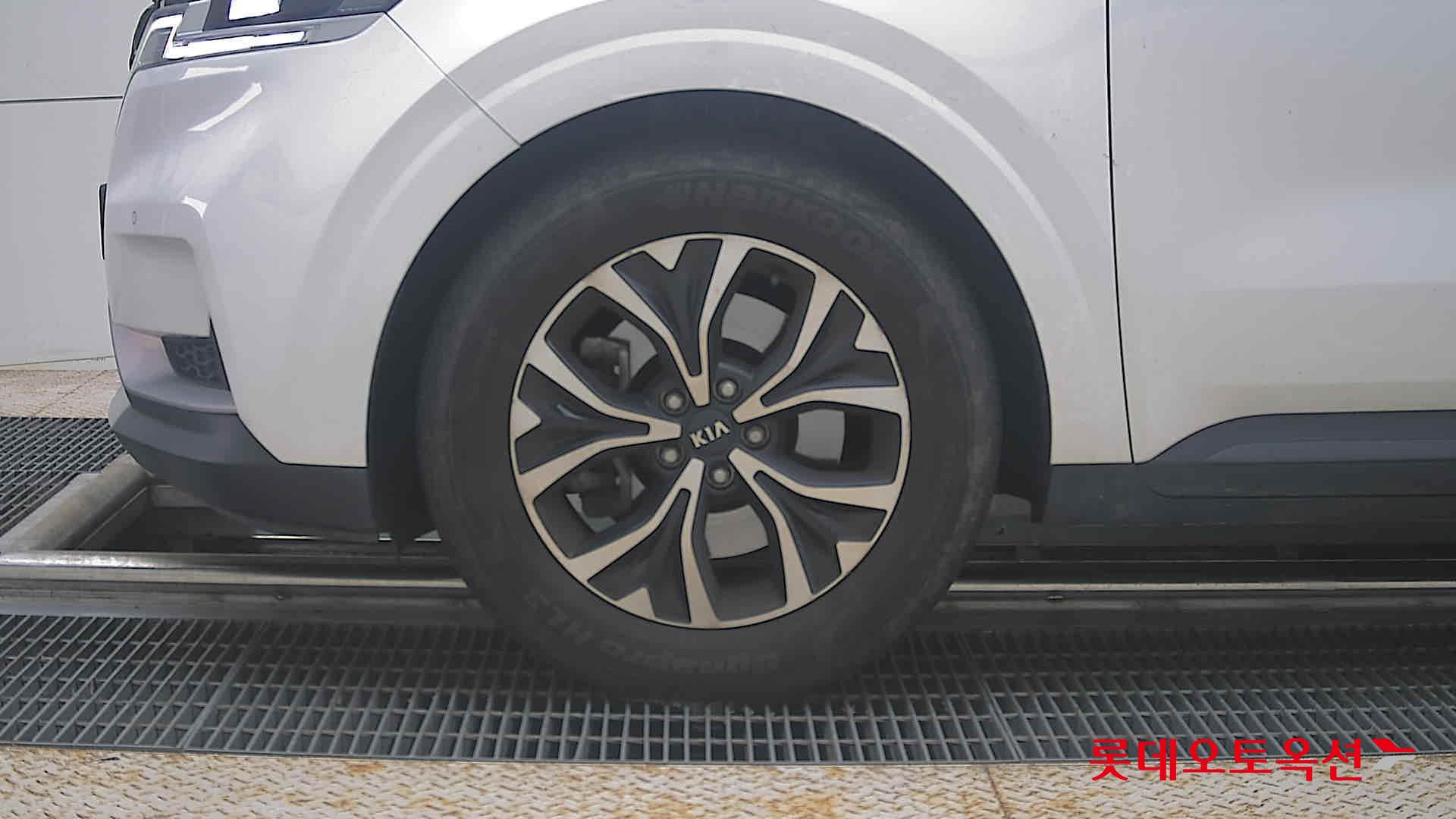 2021 - kia carnival