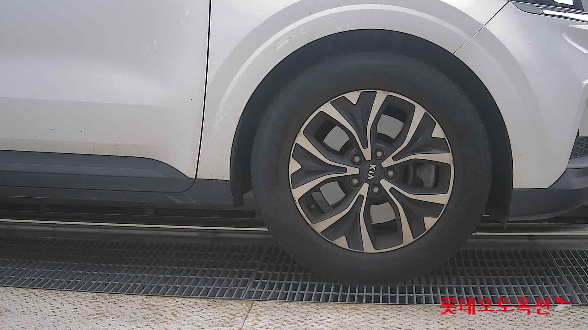 2021 - kia carnival