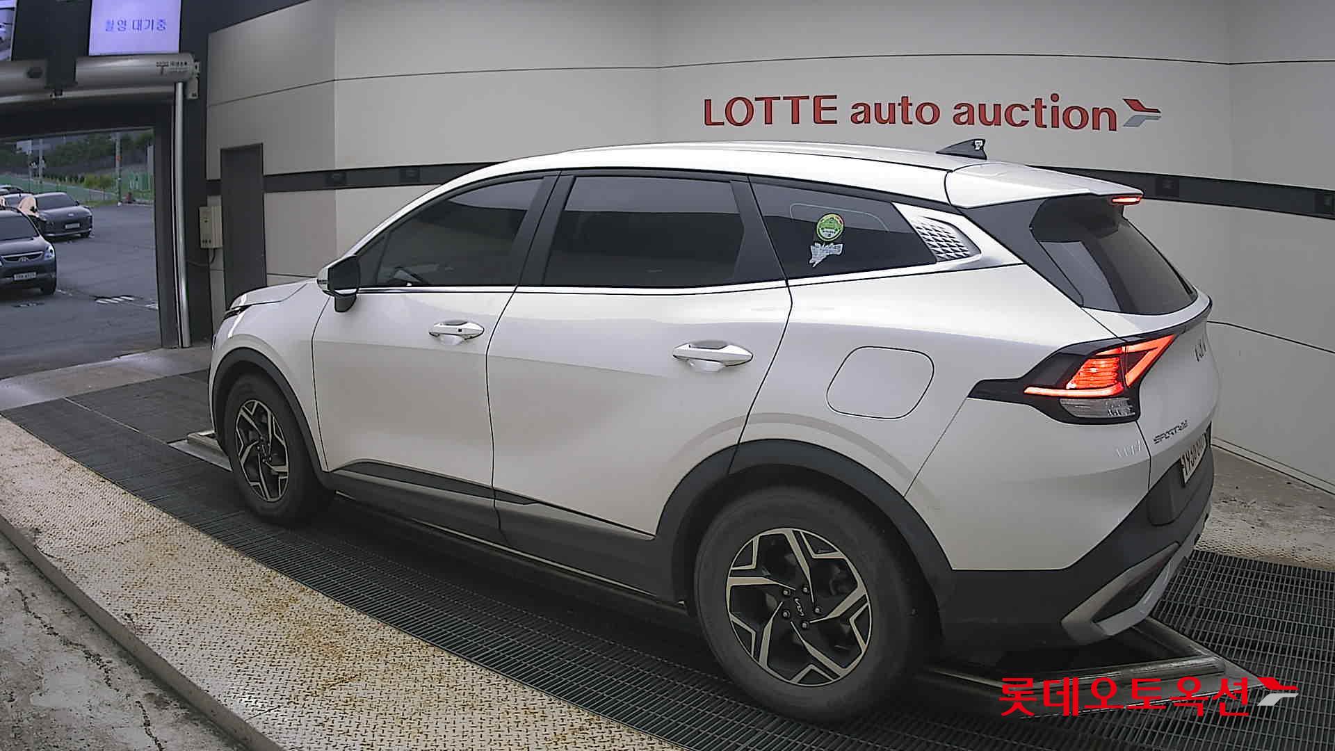 2023 - kia sportage