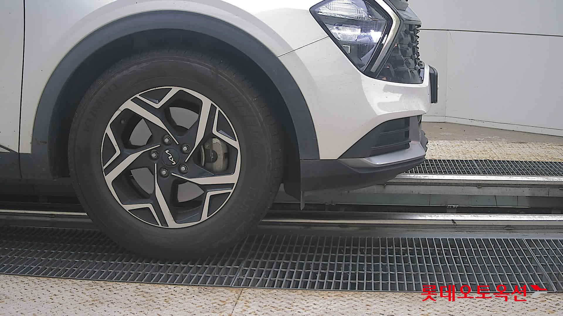 2023 - kia sportage