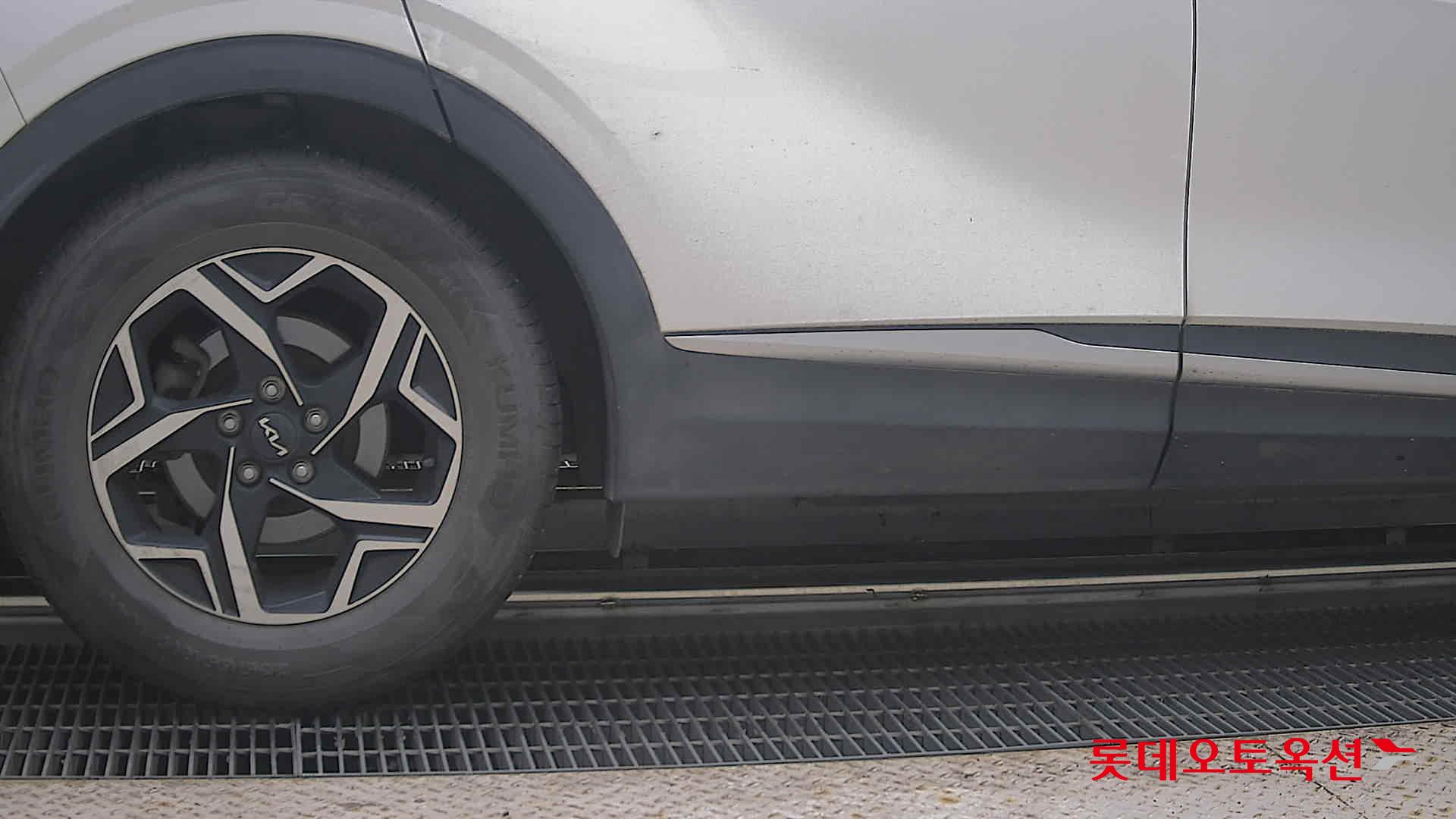 2023 - kia sportage