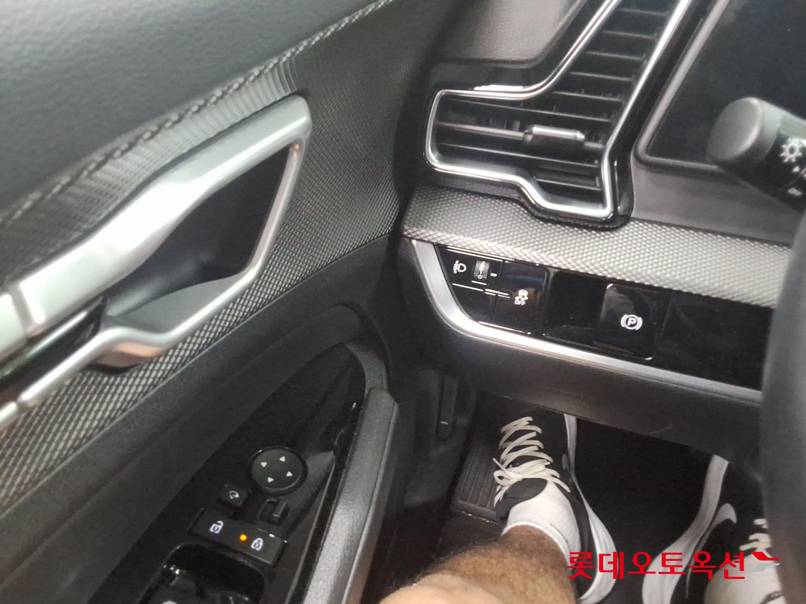 2023 - kia sportage