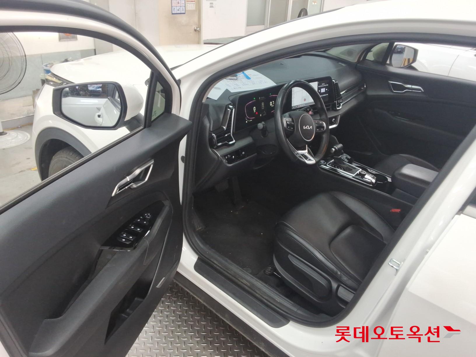 2023 - kia sportage