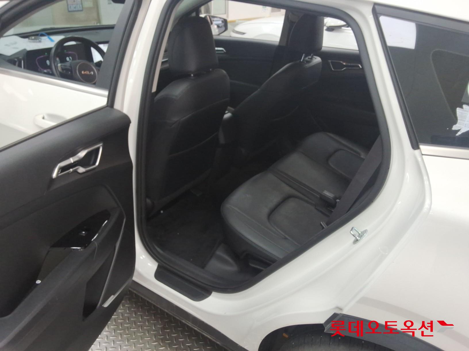 2023 - kia sportage
