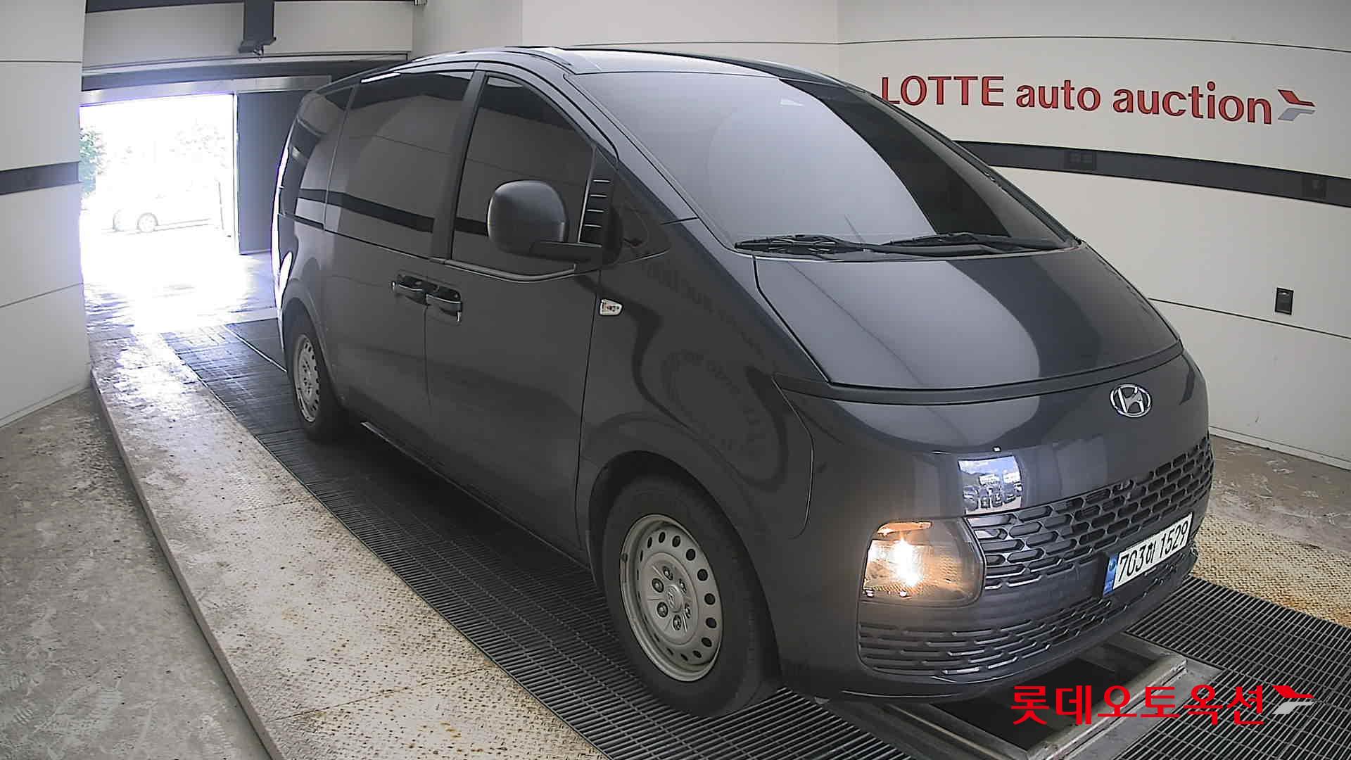 هيونداي ستاريا 2022