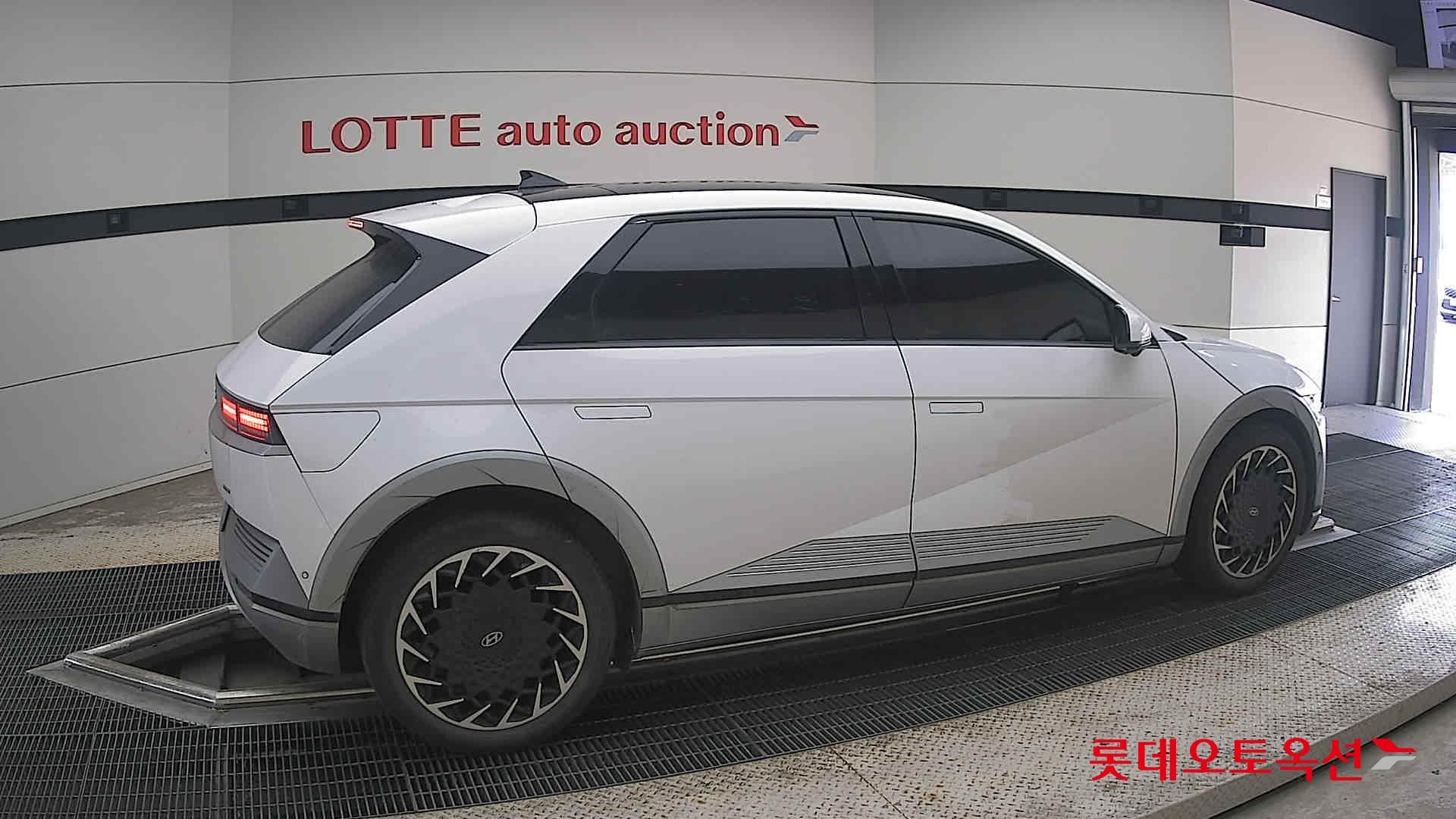 هيونداي Ioniq 2022 — صورة 15