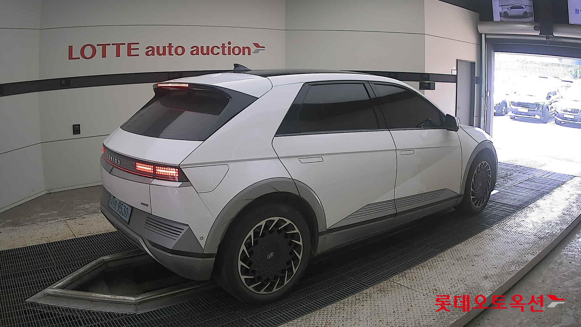 هيونداي Ioniq 2022 — صورة 14