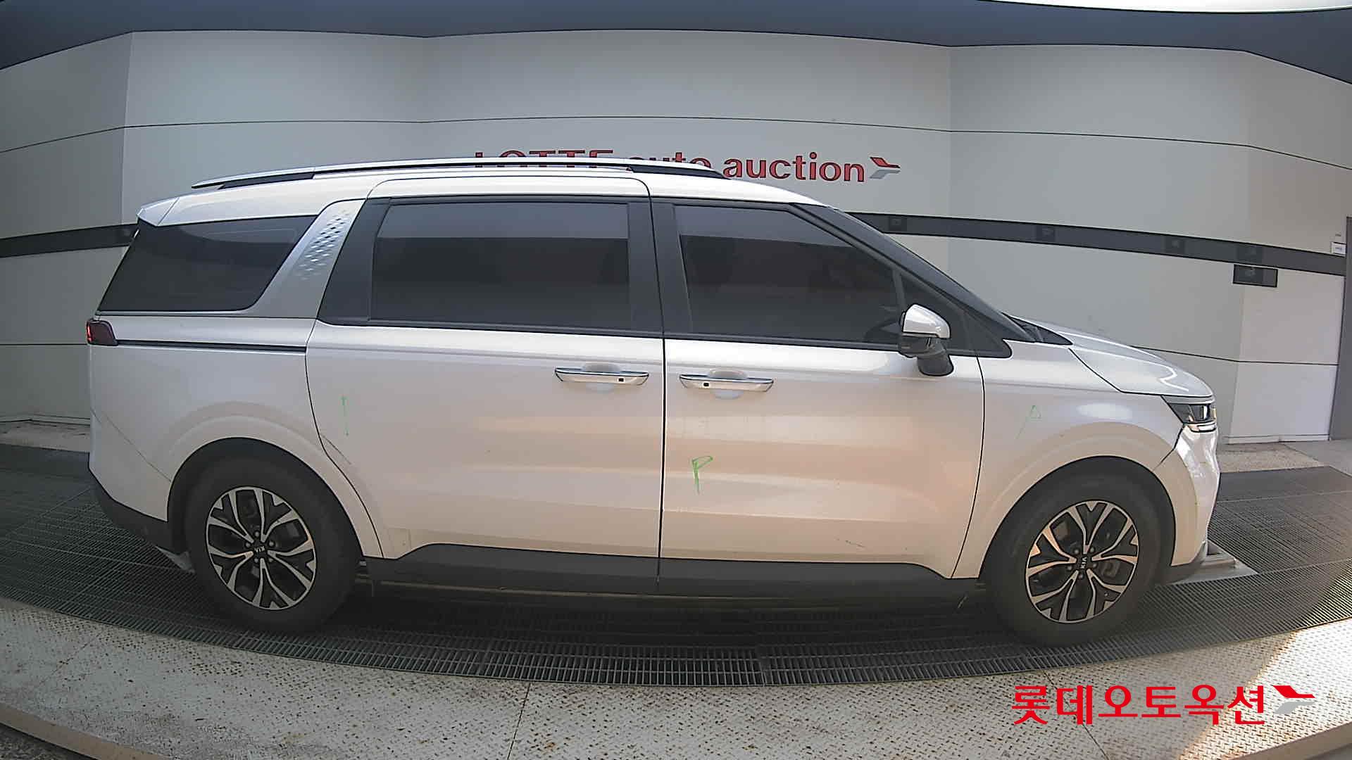 2021 - kia carnival