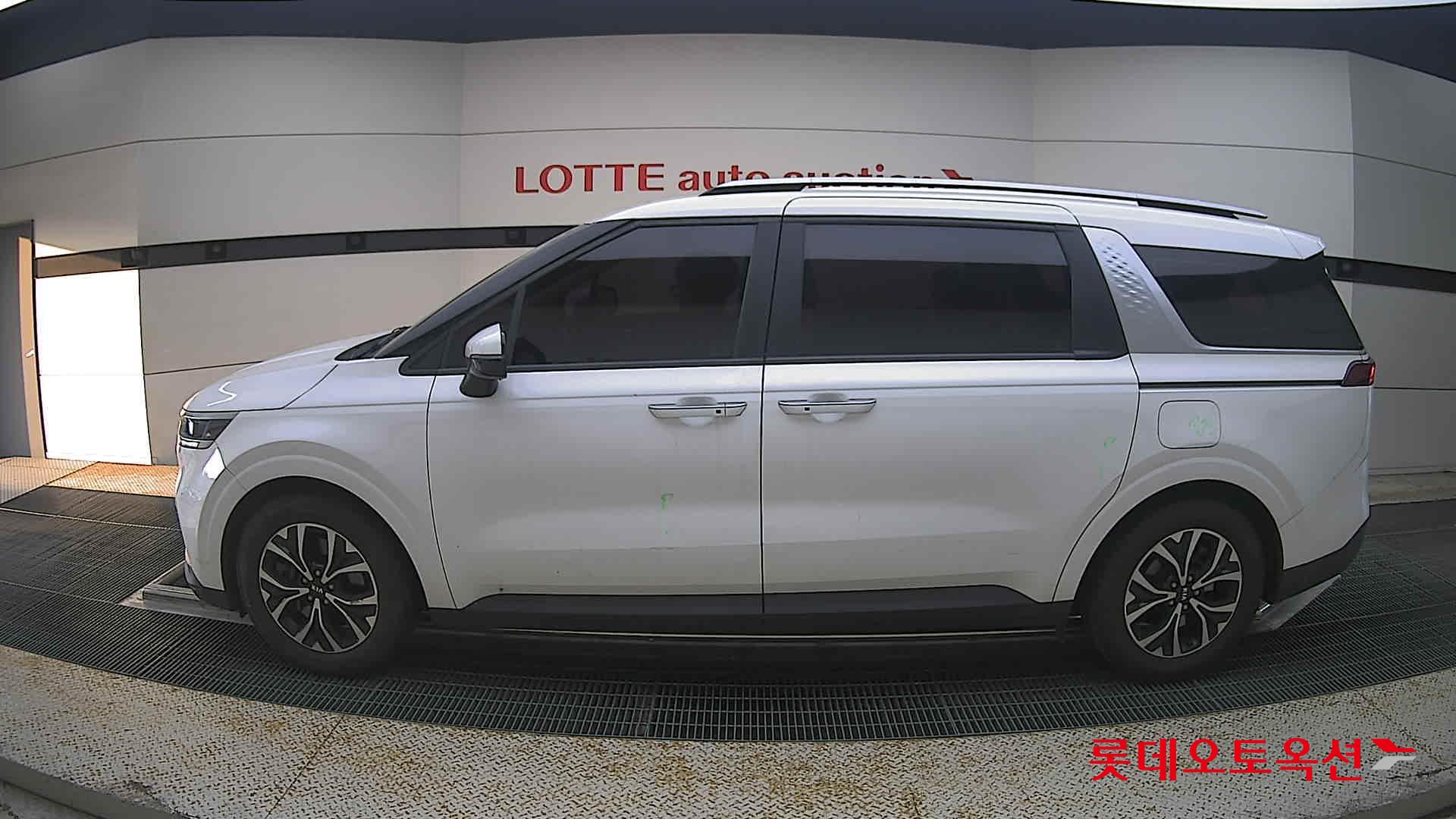 2021 - kia carnival