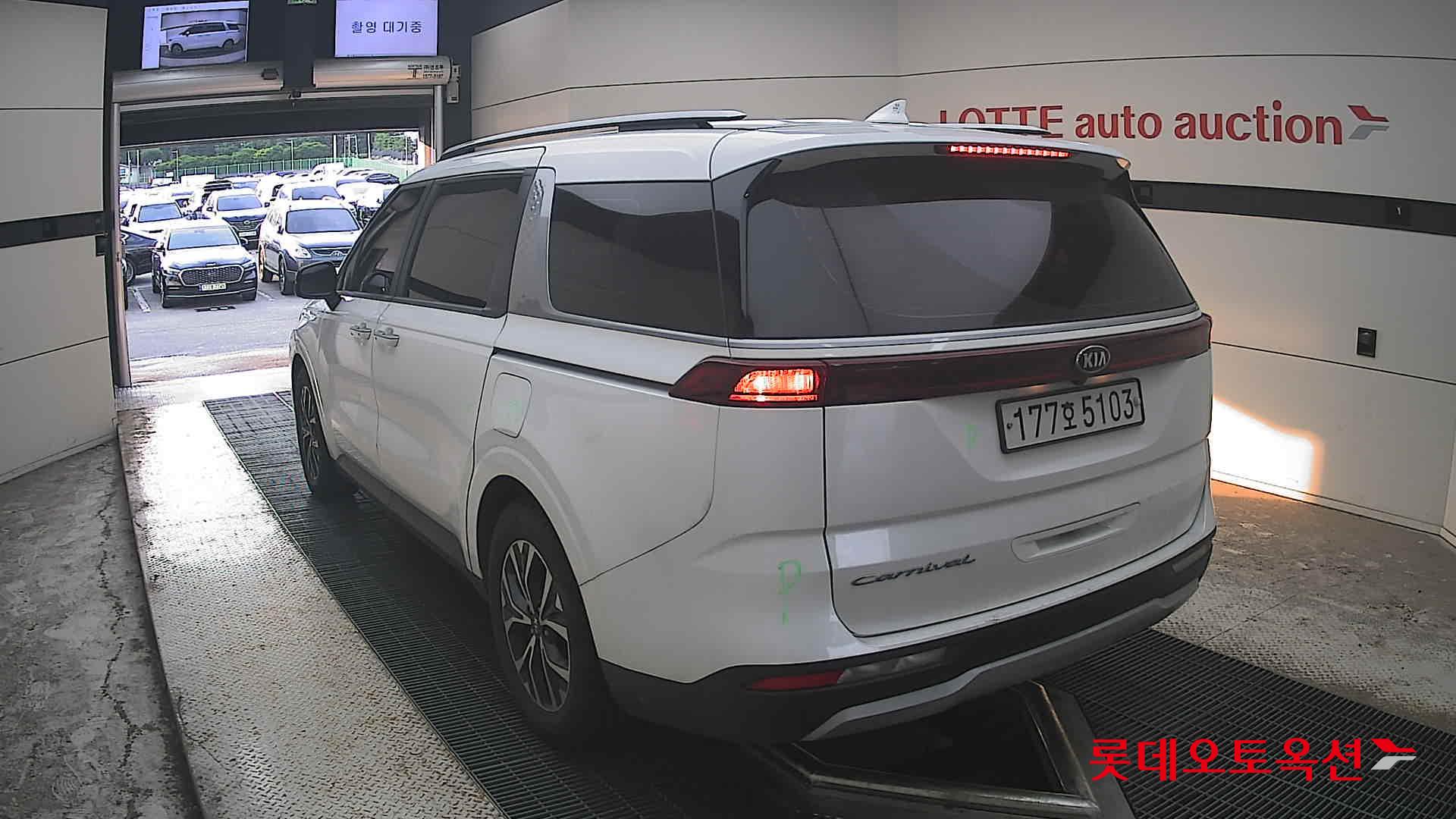 2021 - kia carnival