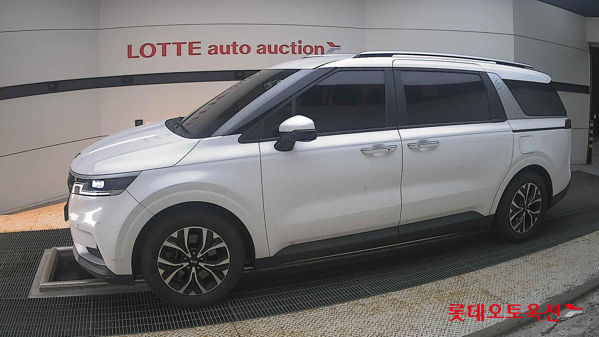 2021 - kia carnival