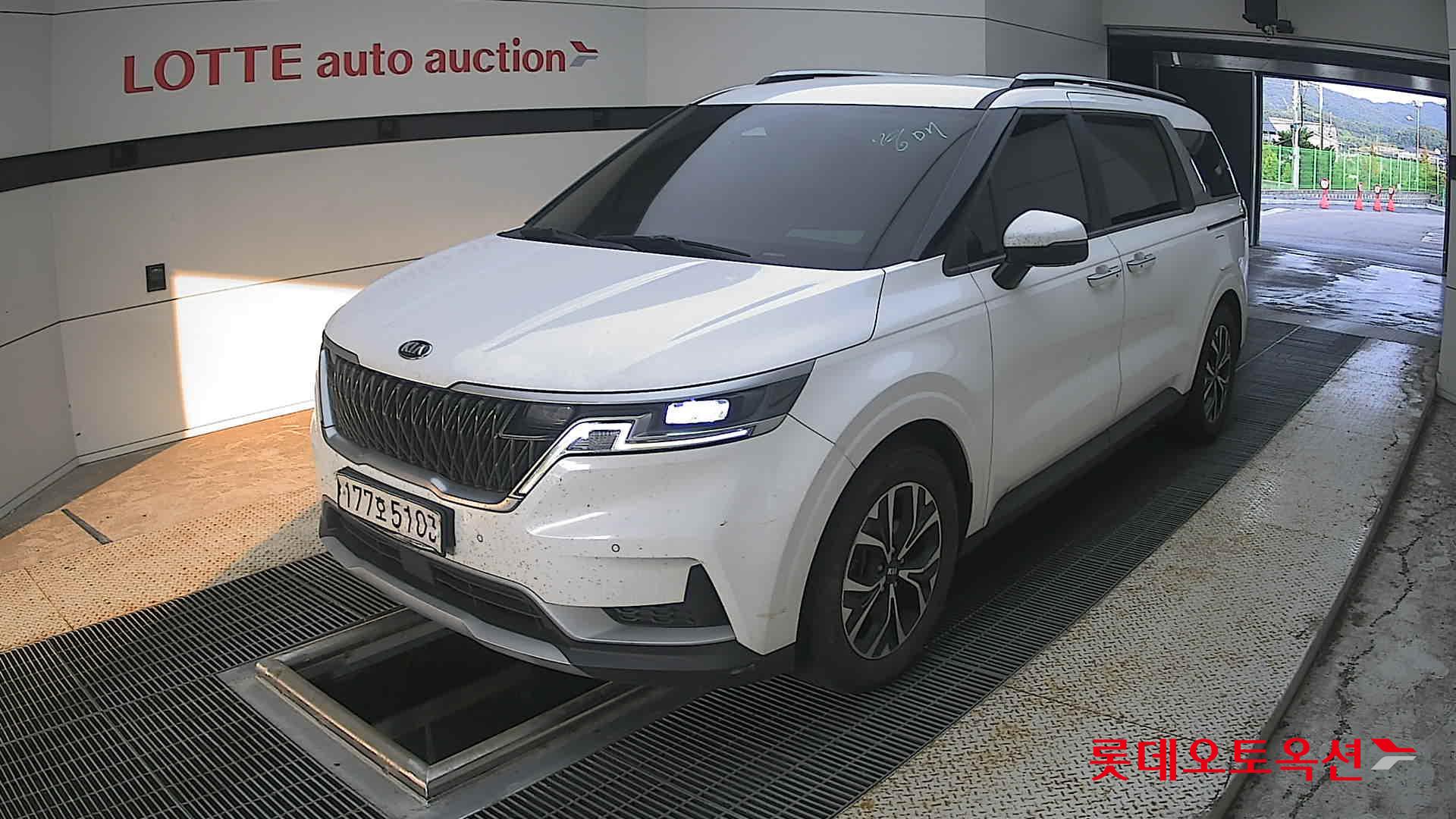 2021 - kia carnival
