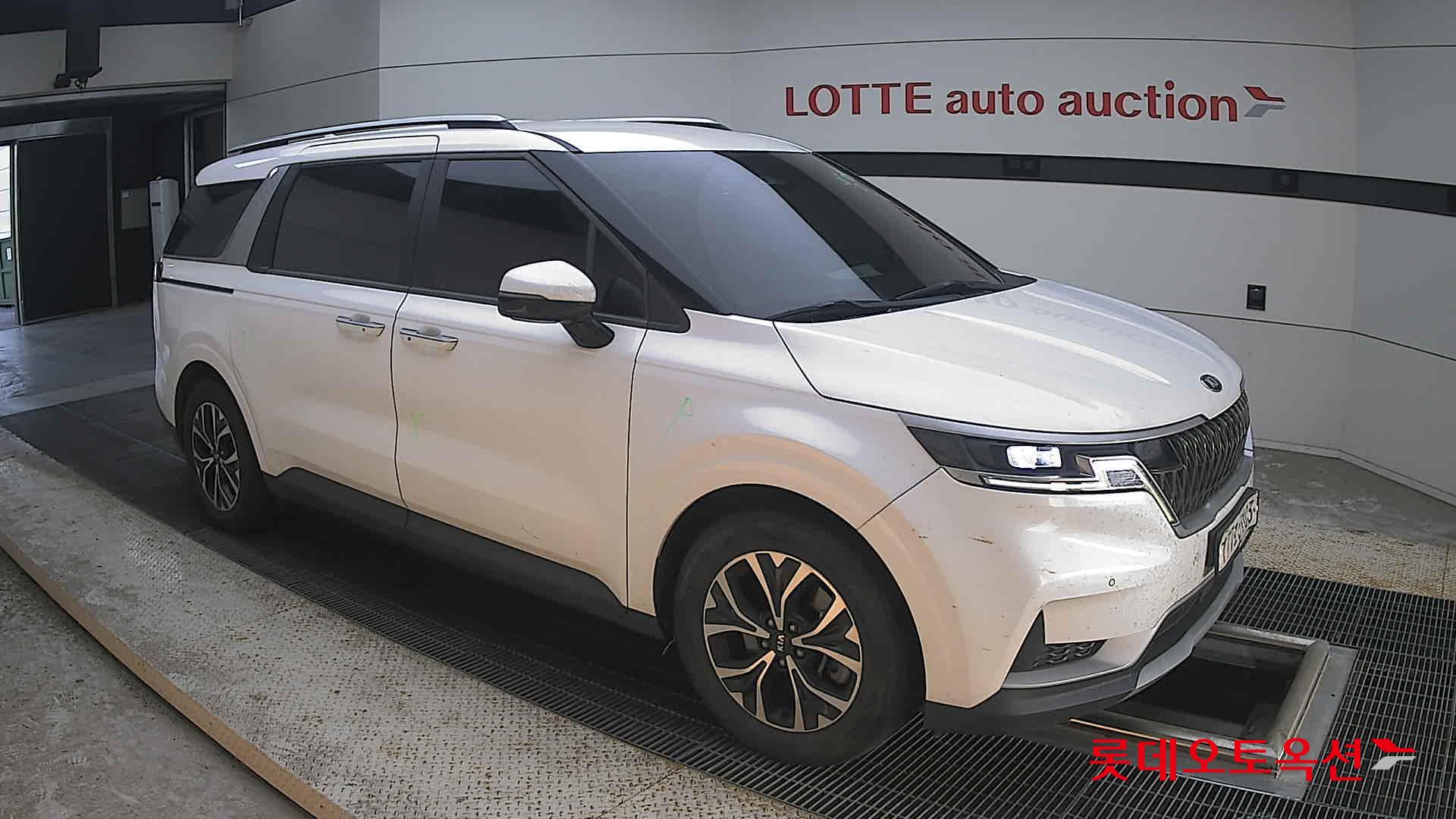 2021 - kia carnival