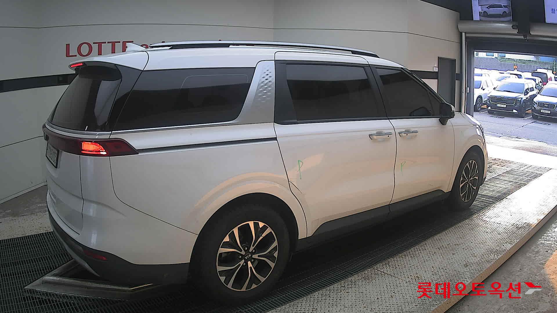 2021 - kia carnival