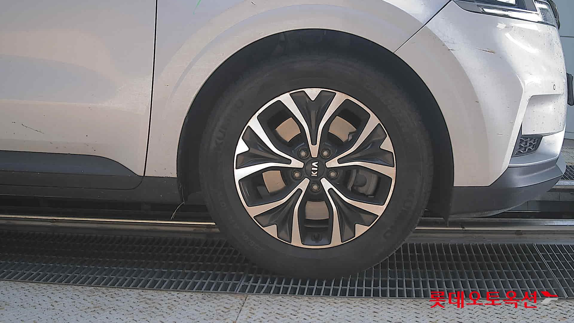 2021 - kia carnival