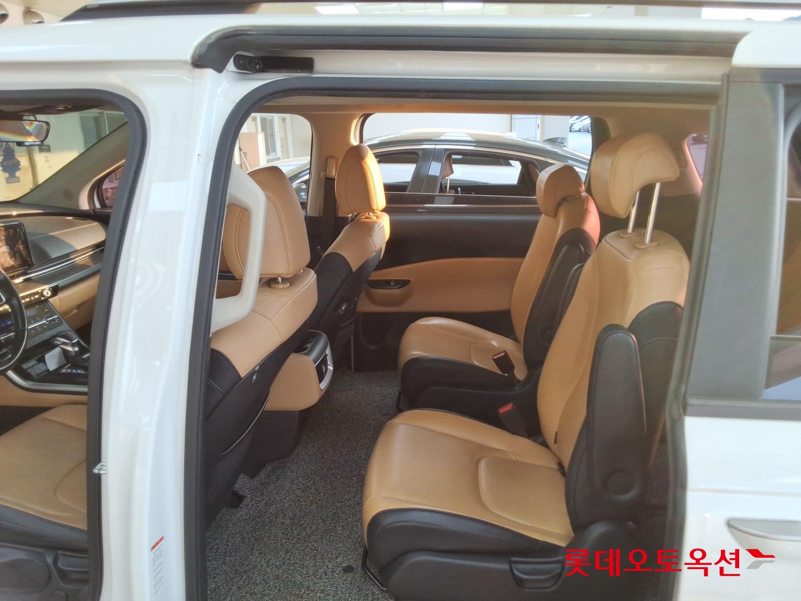 2021 - kia carnival