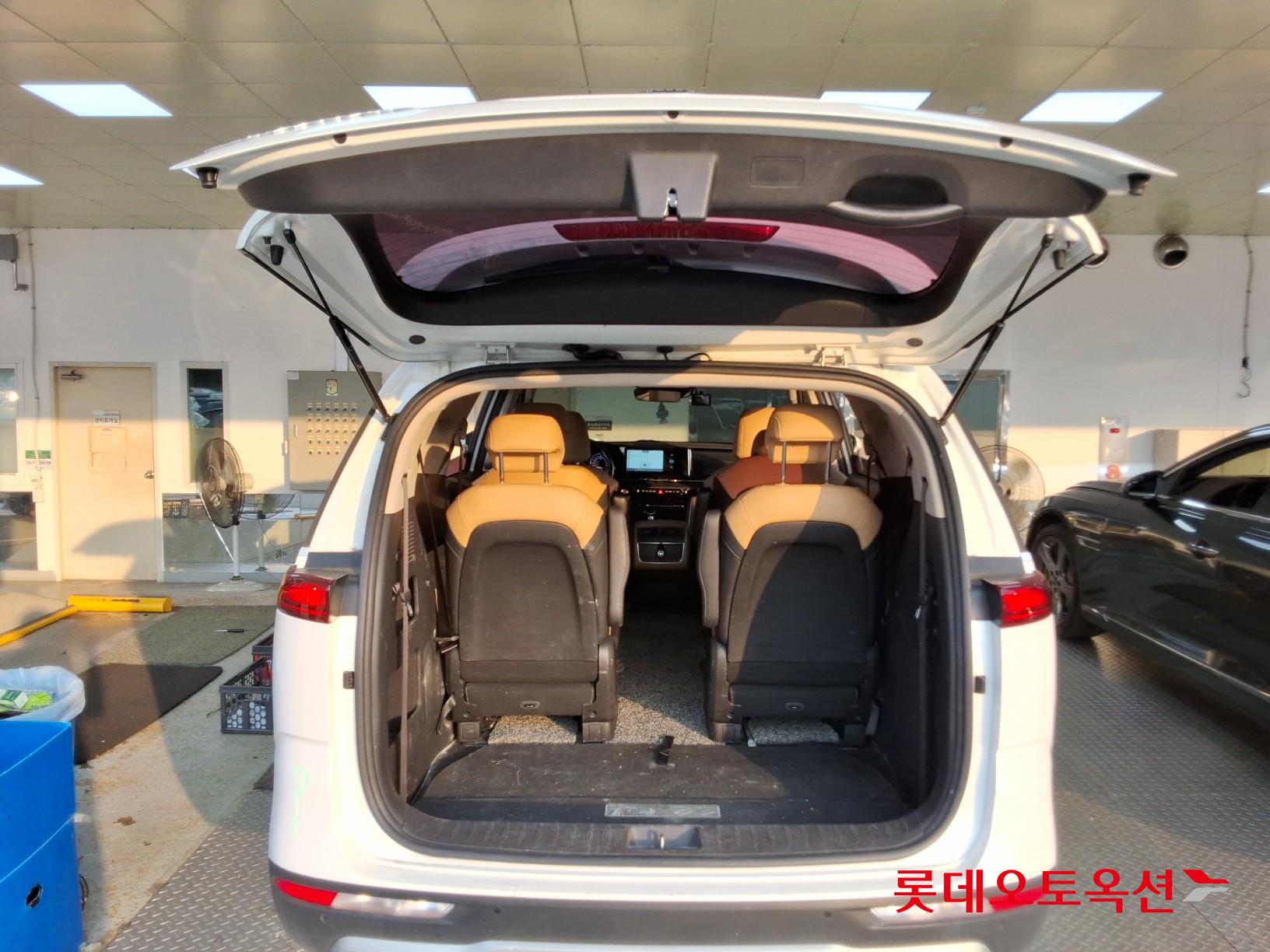 2021 - kia carnival