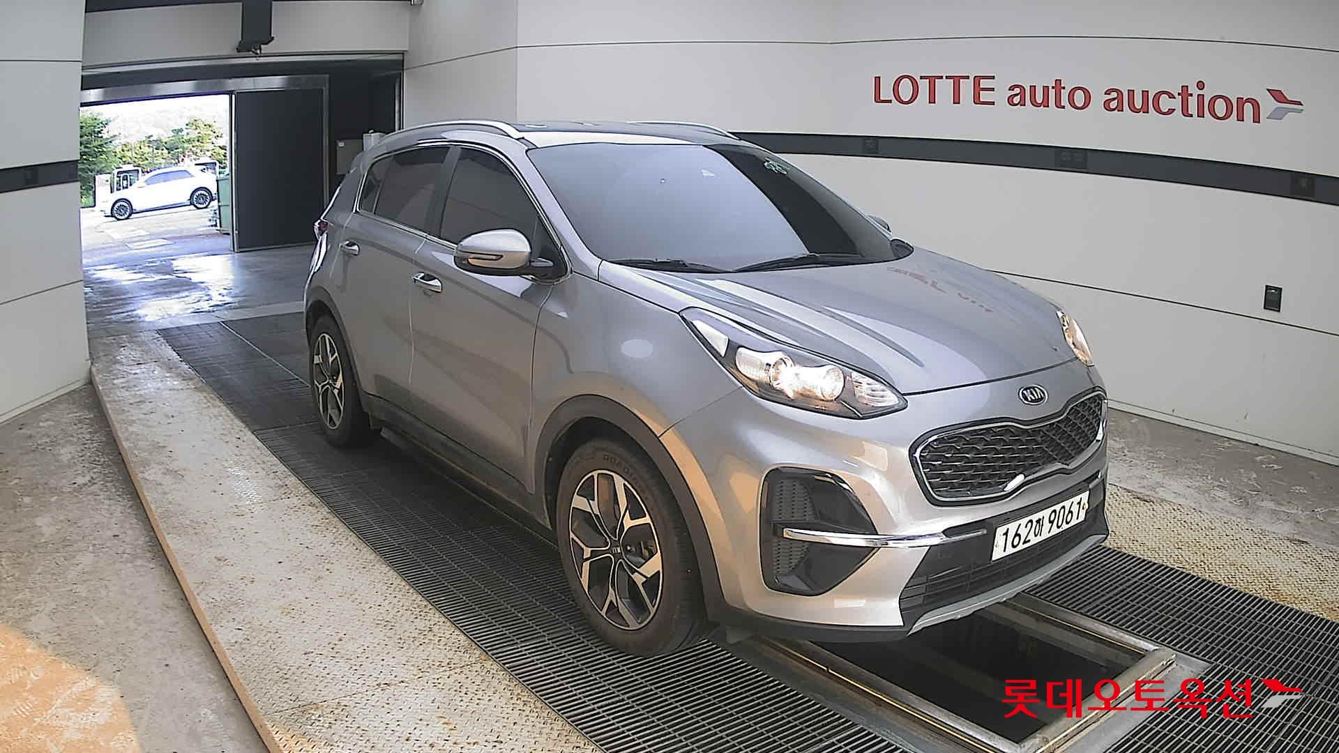 2021 - kia sportage