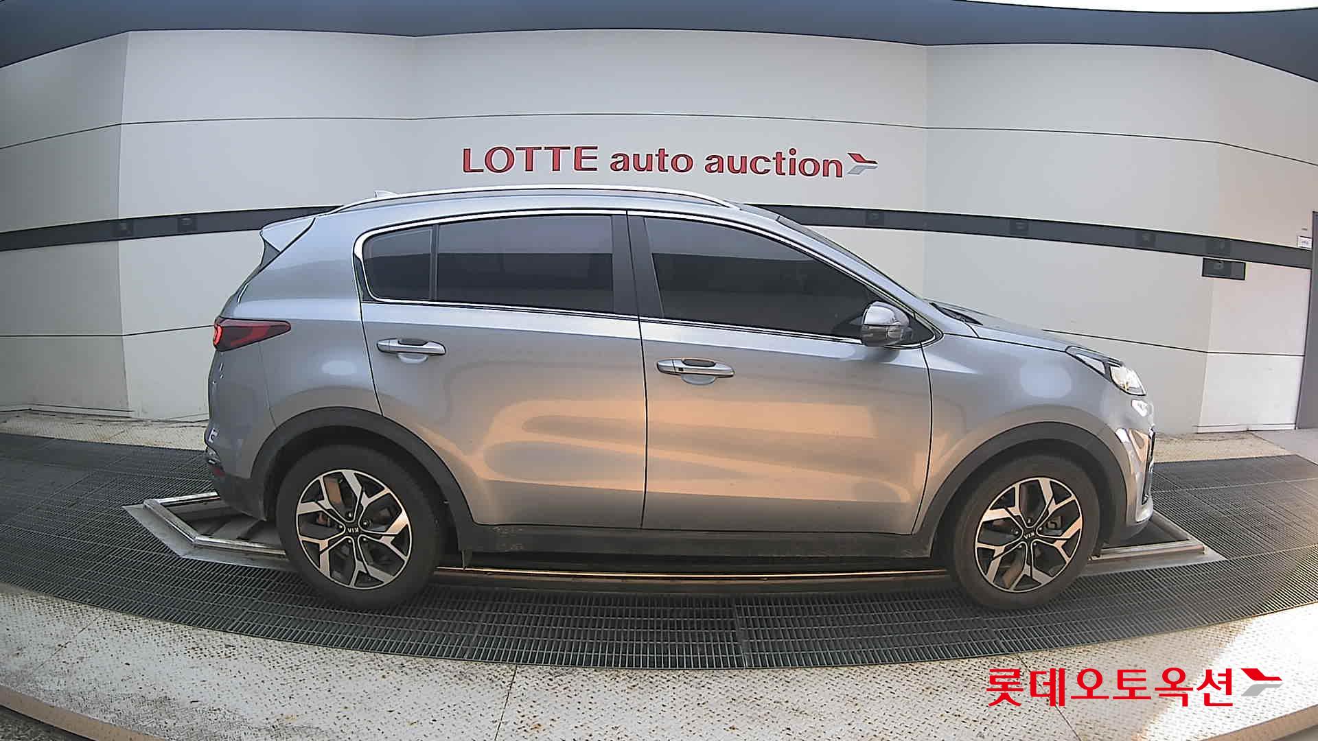 2021 - kia sportage