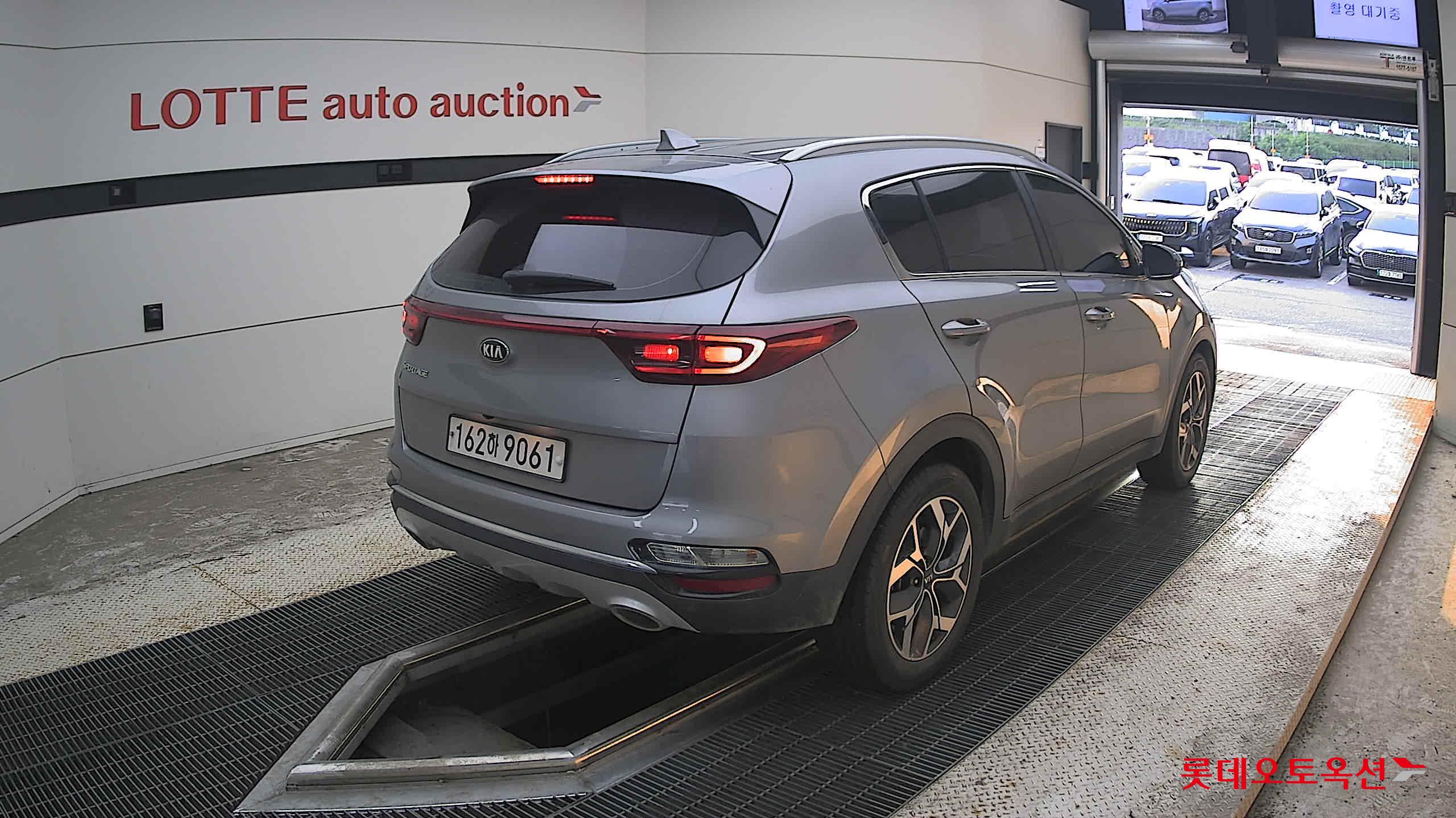 2021 - kia sportage