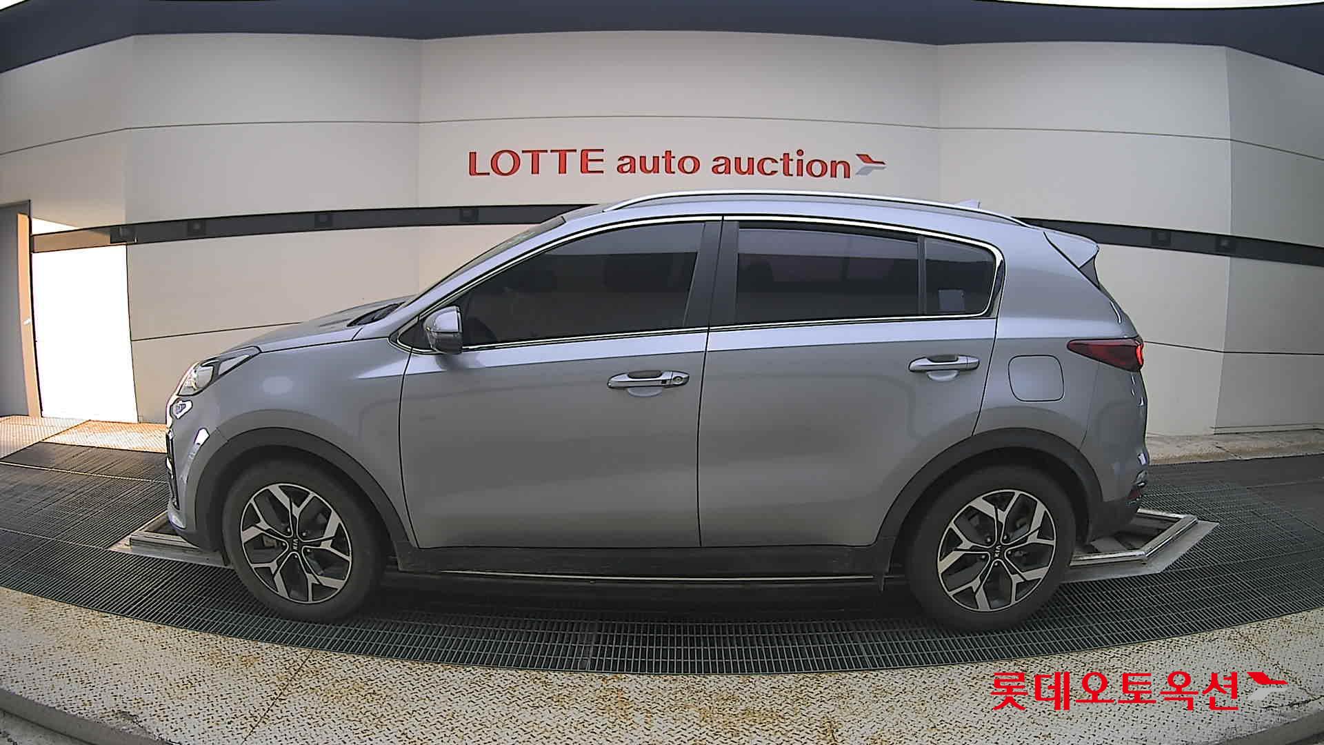 2021 - kia sportage