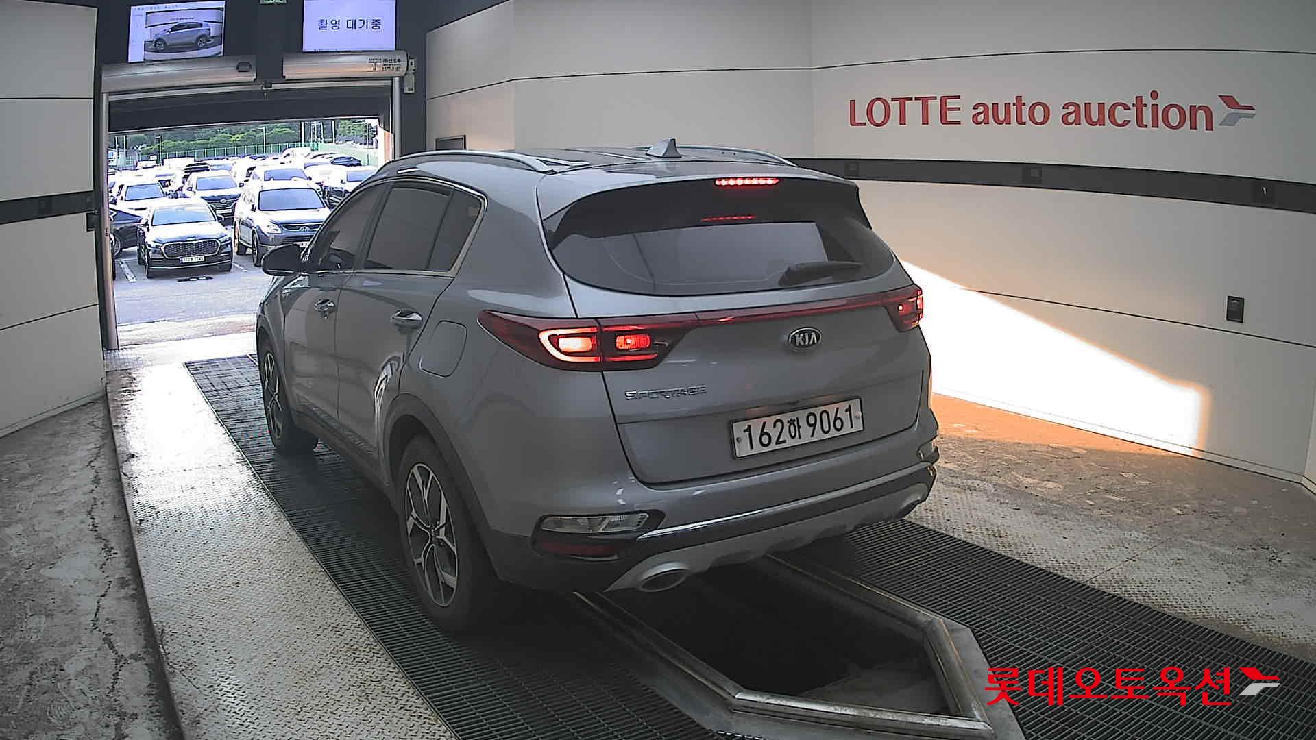 2021 - kia sportage
