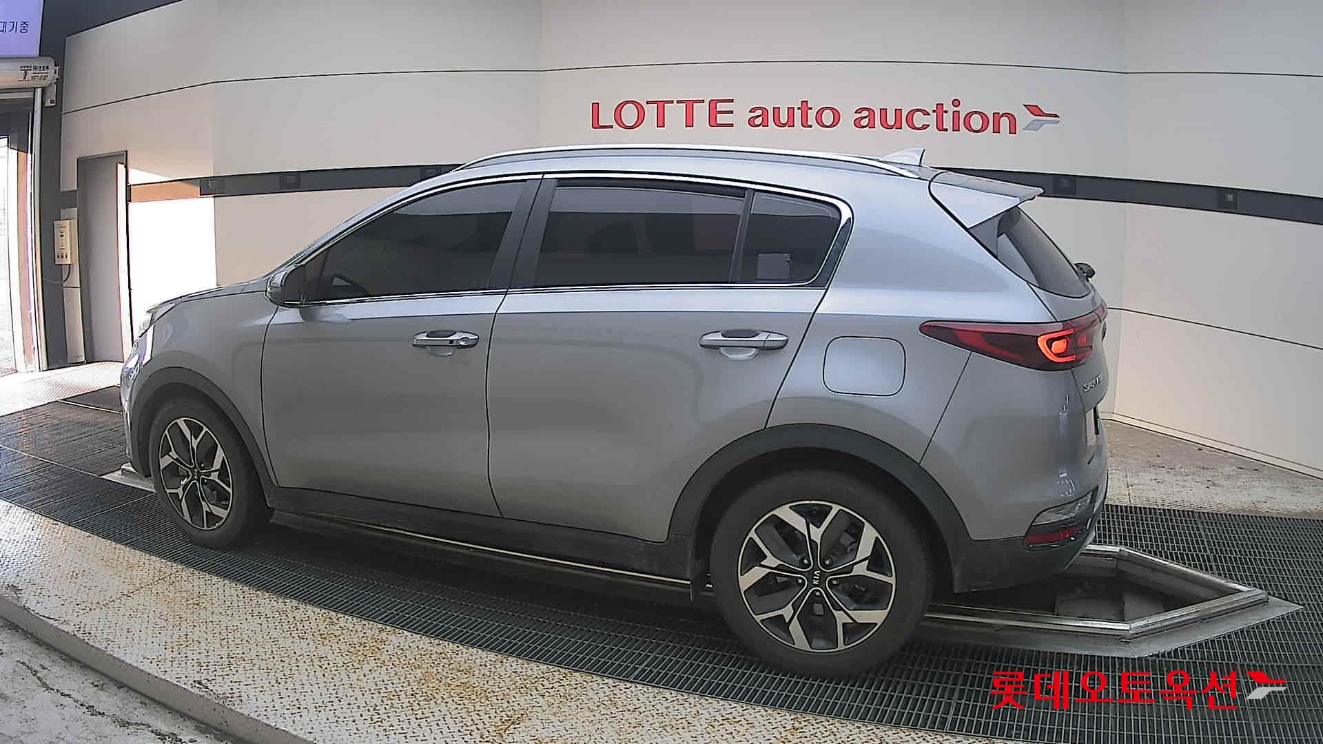 2021 - kia sportage