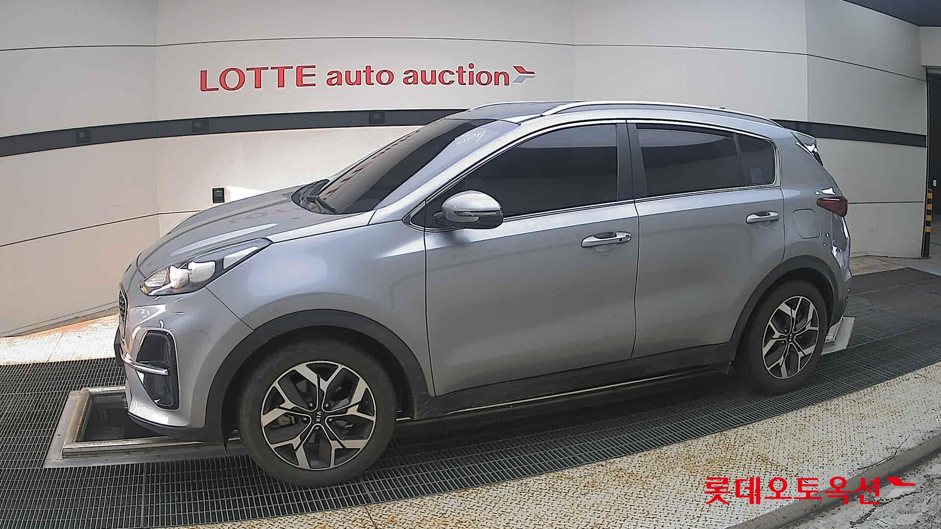 2021 - kia sportage