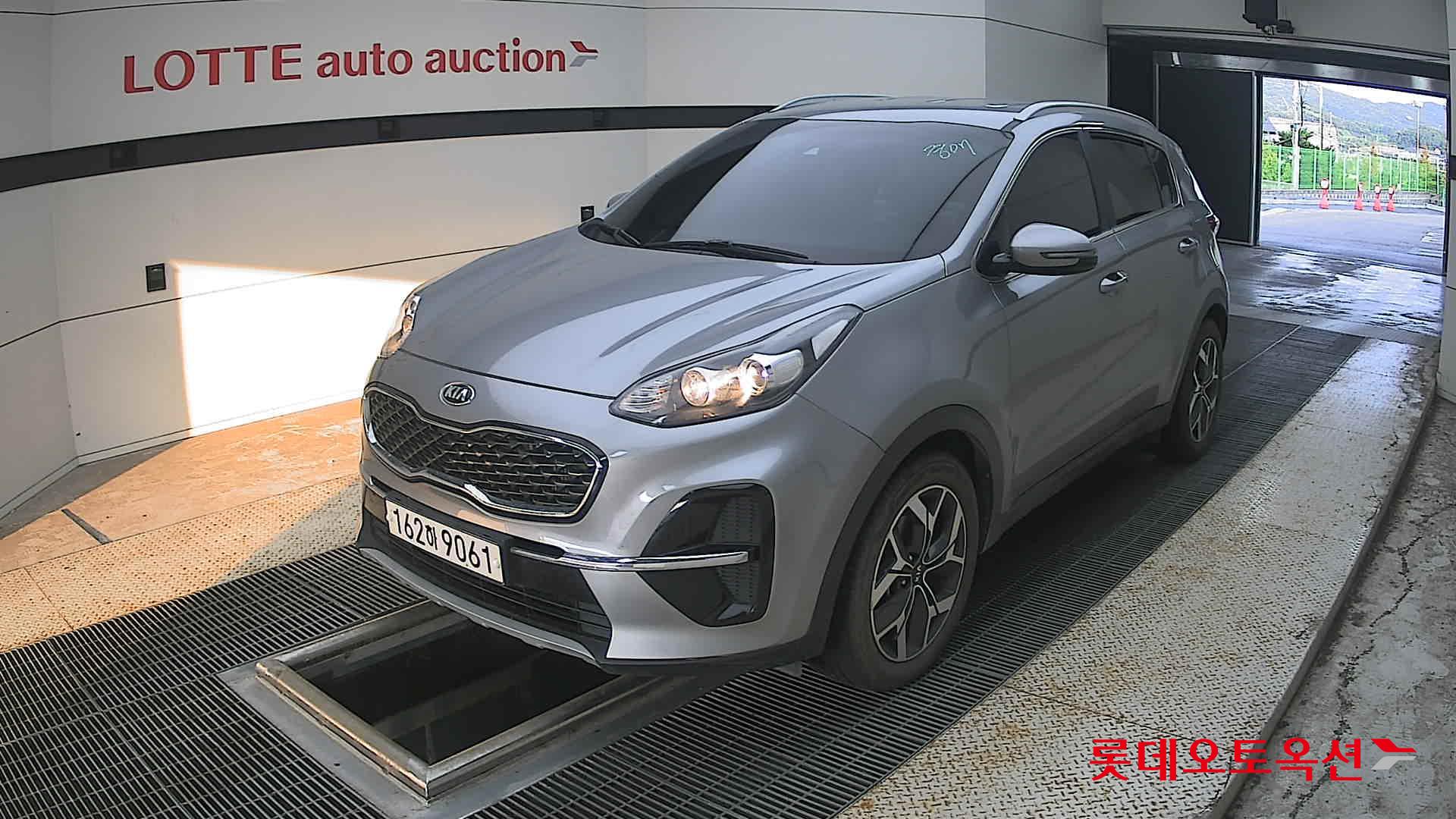 2021 - kia sportage