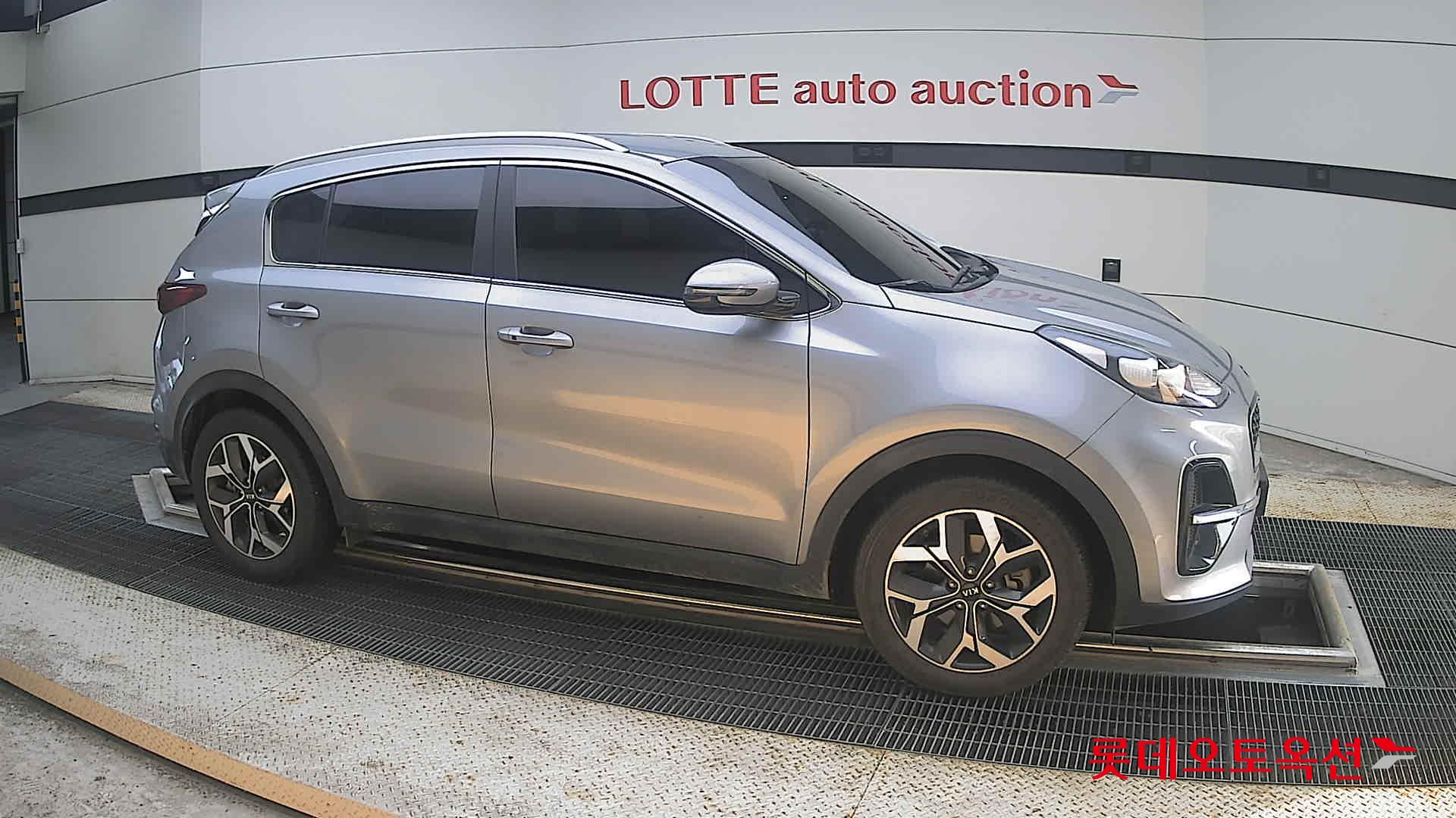 2021 - kia sportage