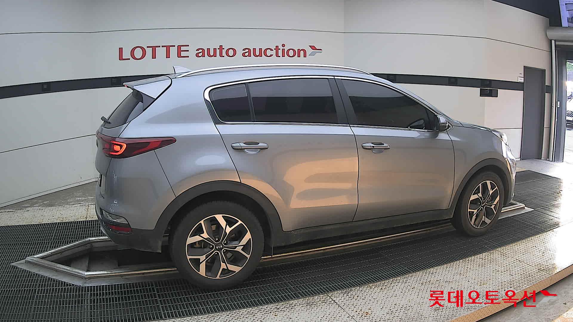 2021 - kia sportage