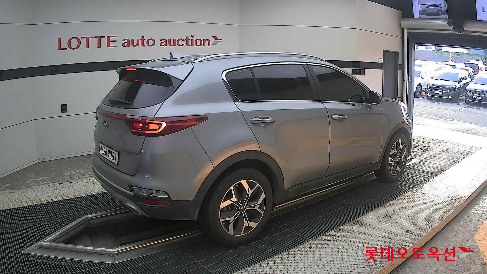 2021 - kia sportage
