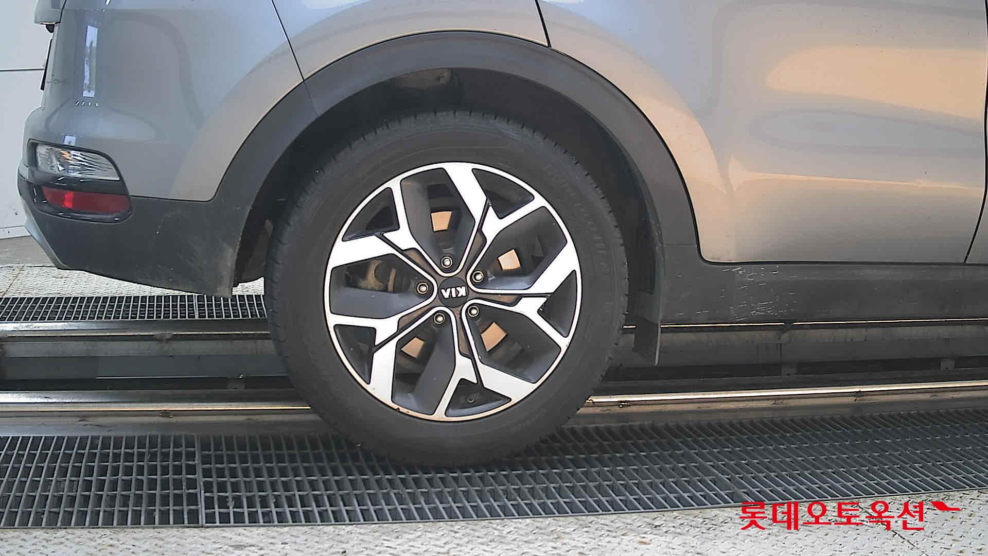 2021 - kia sportage