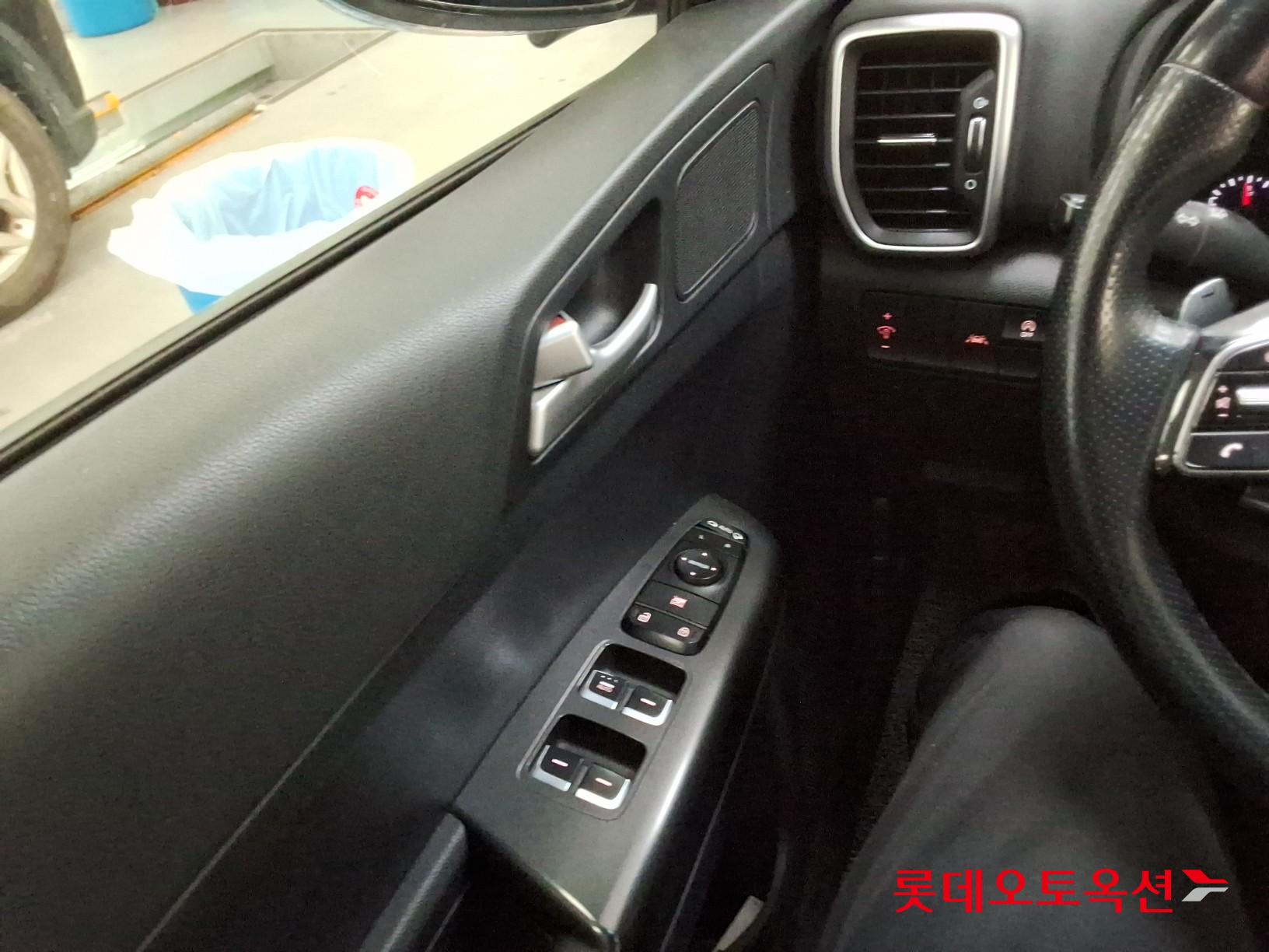2021 - kia sportage