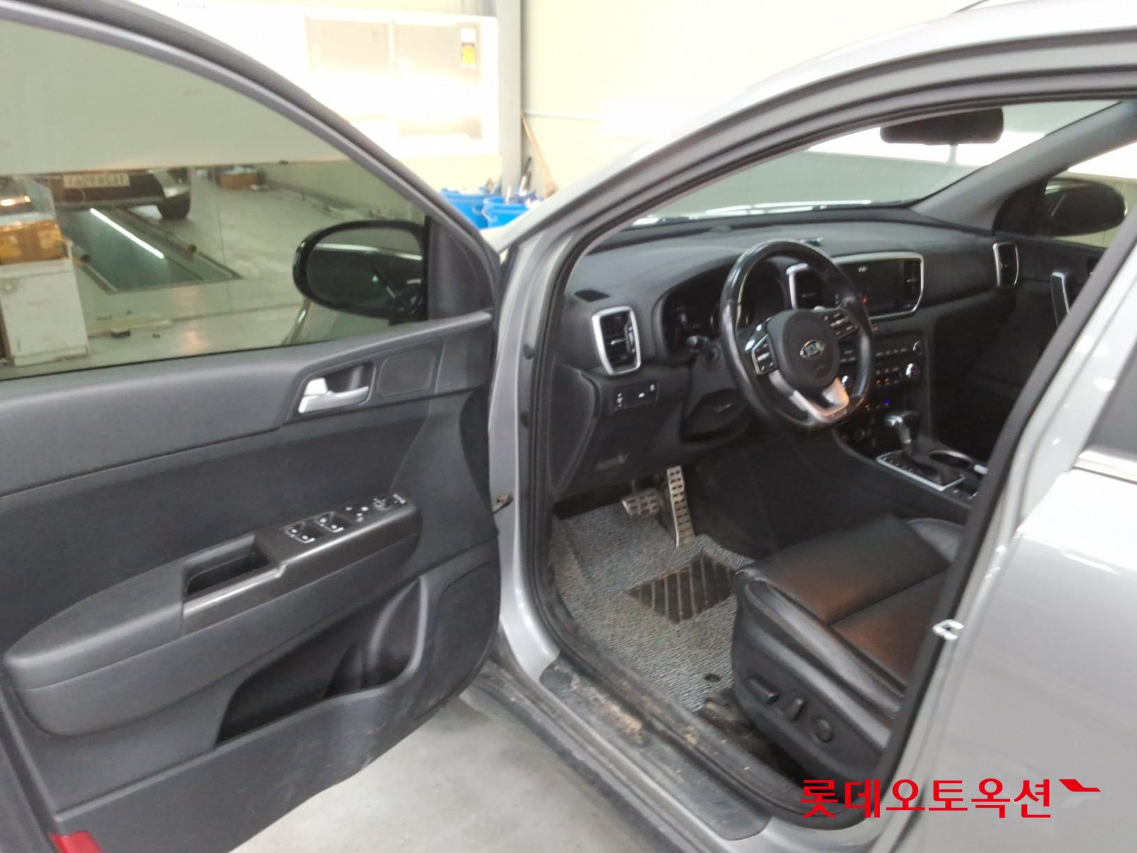 2021 - kia sportage